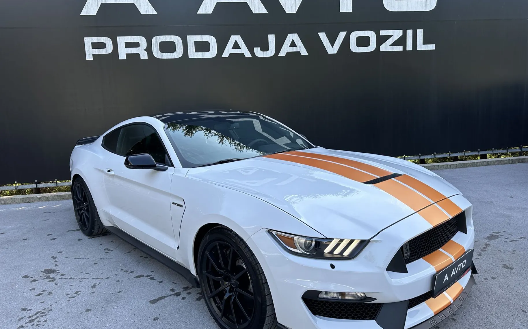 Zunanja slika - Ford Mustang - SHELBY 5.2 V8 FPC 533KS - ATRAKTIVEN - 2