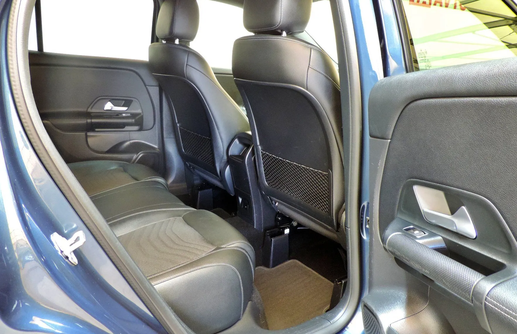 Zunanja slika - Mercedes-Benz GLA-Razred - GLA 220 d 4MATIC  Avt. KAMERA-USNJE-LED... - 12