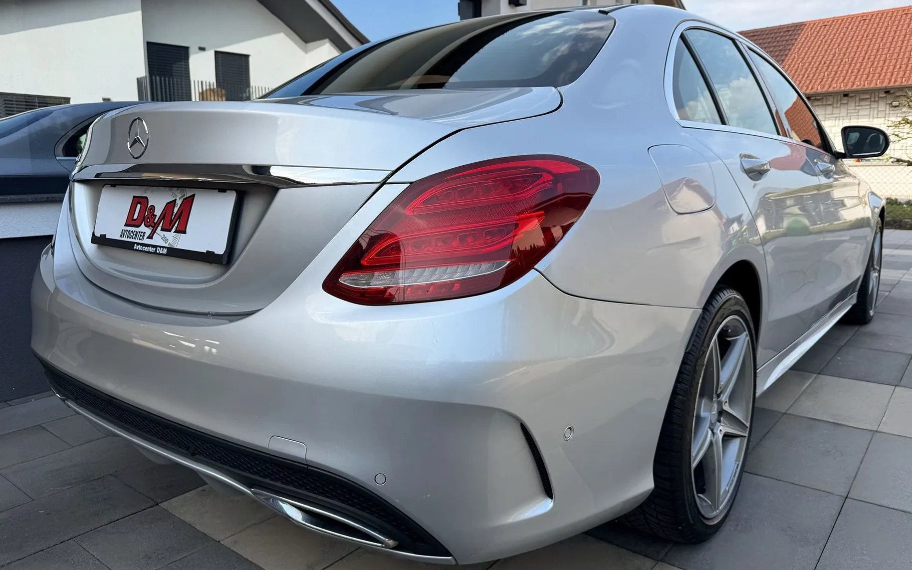 Zunanja slika - Mercedes-Benz C-Razred - C 200D AMG LINE AVT|FULL LED|ČRNO USNJE|2xPDC|18 - 4