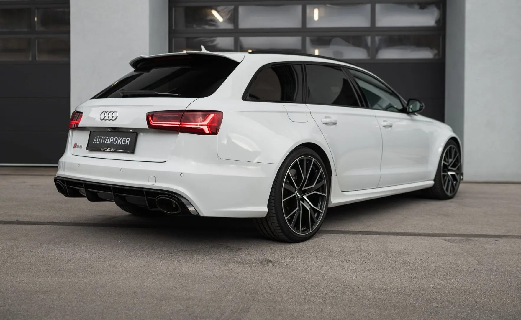 Zunanja slika - Audi RS6  - Avant PERFORMANCE KERAMIČNE ZAVORE DRC MATRIX ACC 360 BO - 5