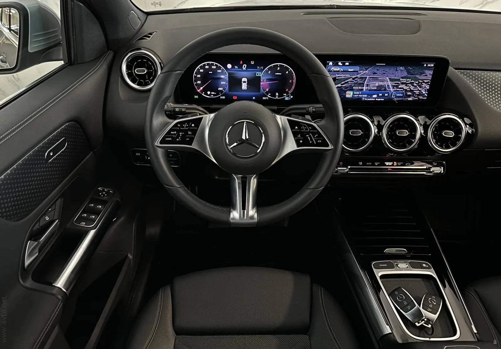 Notranja slika - Mercedes-Benz GLA-Razred - 180 d Progressive Avt. |360Kamera|LineAss|Gretje|. - 10