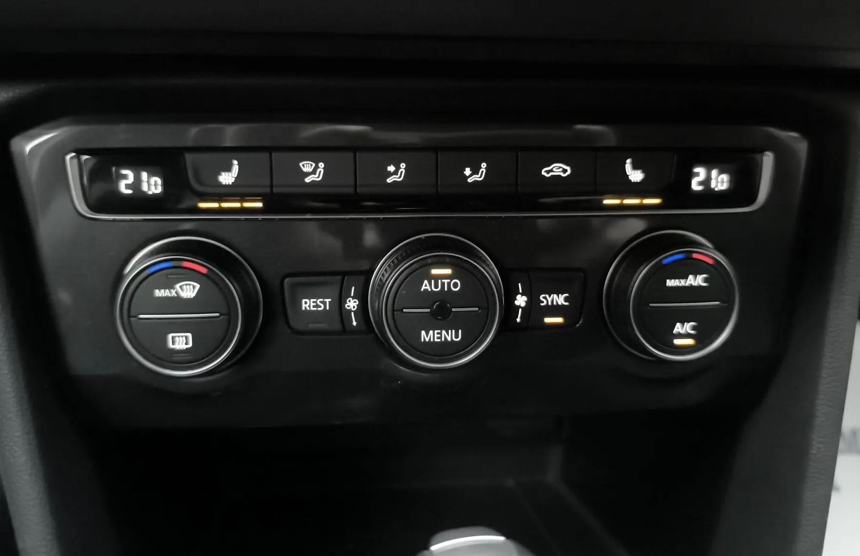 Zunanja slika - Volkswagen Tiguan - 2.0 TSI 4M DSG COMFORTLINE 190 PS-1.LAST.-VIRTUAL - 16