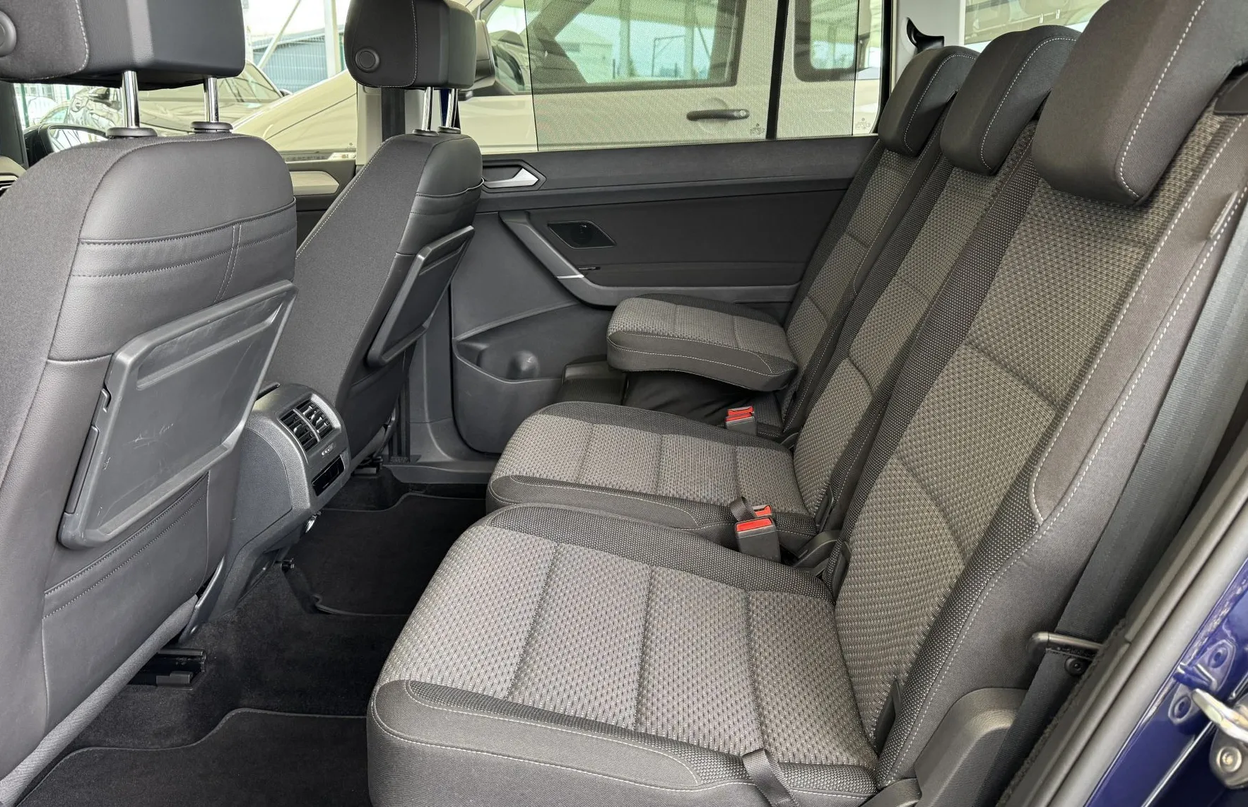 Zunanja slika - Volkswagen Touran - 1.5 TSI DSG Family 7 sedežev - 11