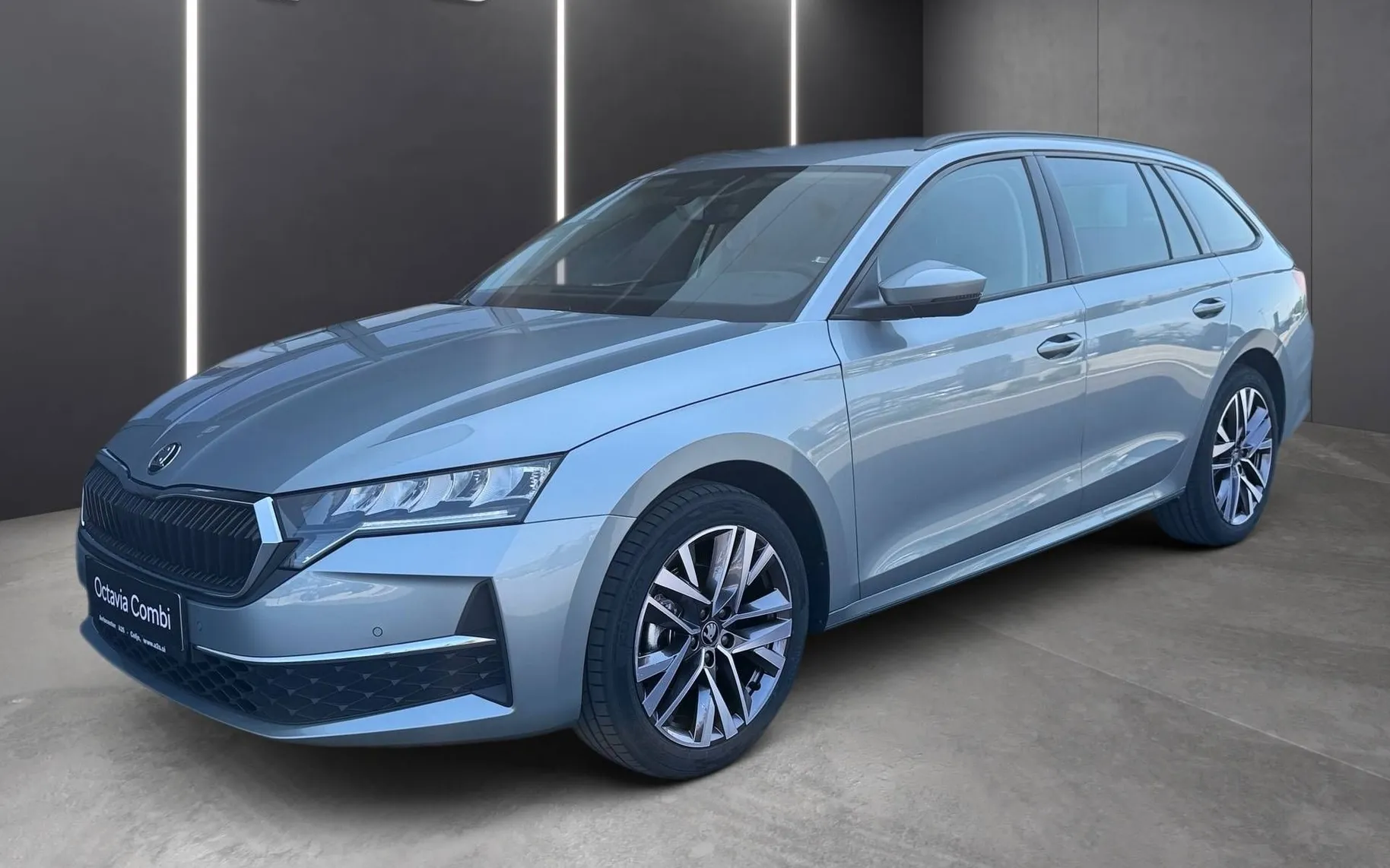 Zunanja slika - Škoda Octavia - Combi 2.0 TDI Family DSG - 1