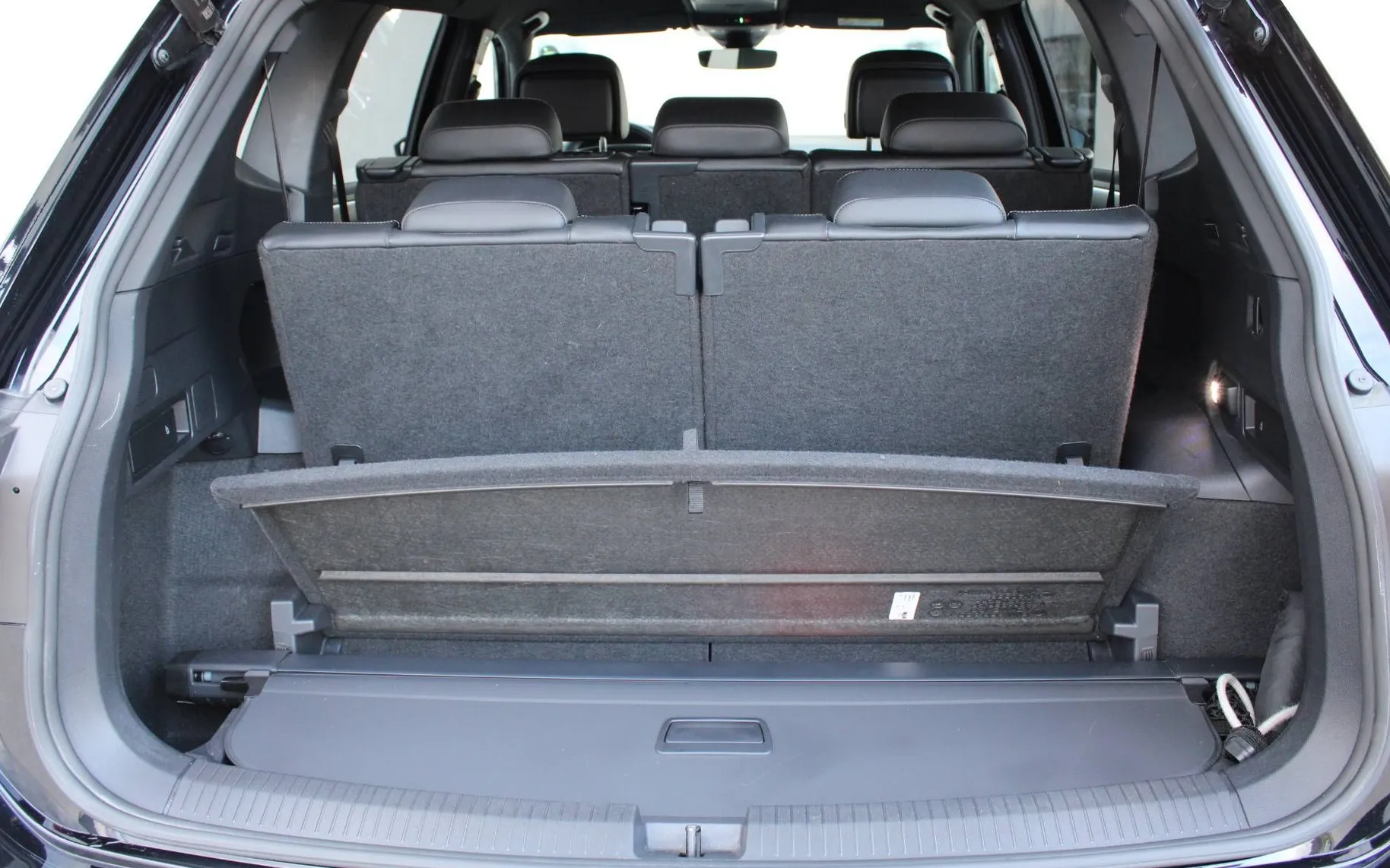 Zunanja slika - VW Tiguan Allspace - 2.0 TDI 4MOTION R-LINE 7SED SIDE AST ACC KAM AMB. - 13