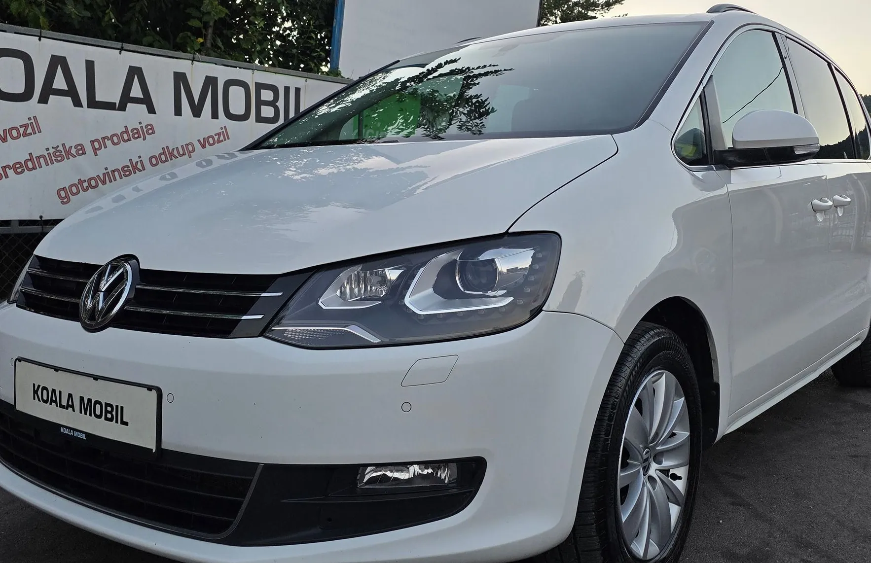 Zunanja slika - Volkswagen Sharan - 2.0 TDI BLUEMOTION XENON-7SEDEŽEV-SLOVENSKI - 20
