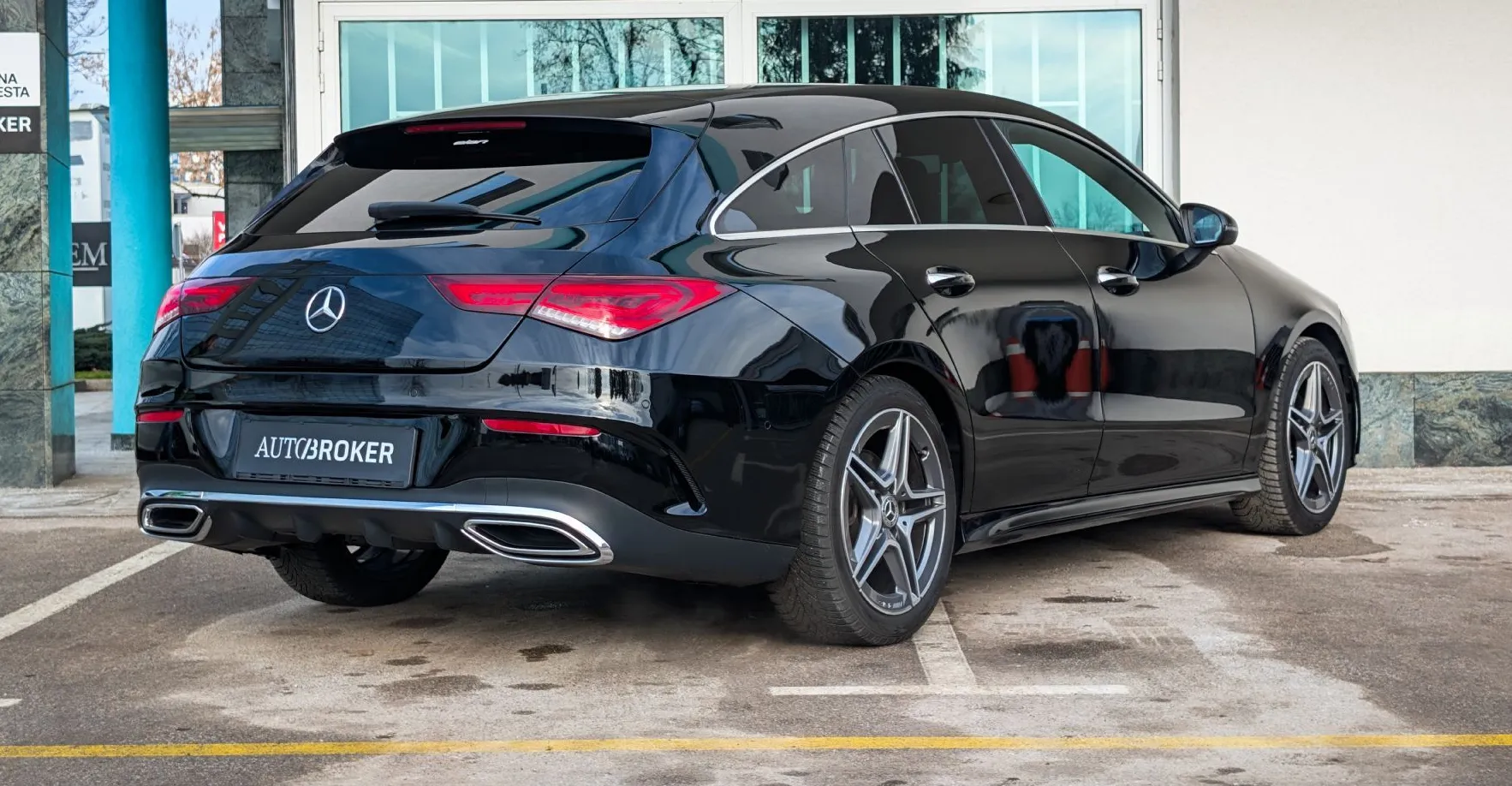 Zunanja slika - Mercedes-Benz CLA-Razred - CLA Shooting Brake CLA 200 AMGLine LED kamera Ambient. Keyless - 5