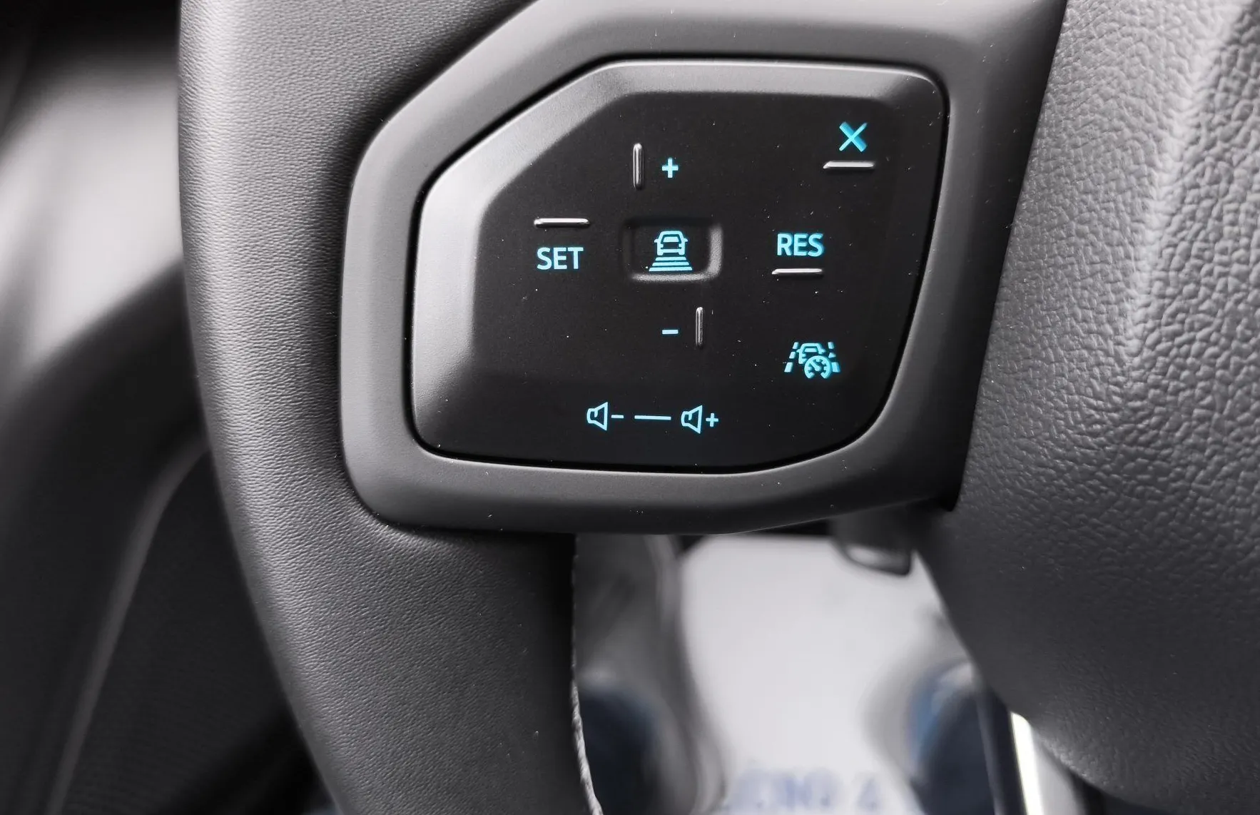 Zunanja slika - Ford Explorer - EV COLLECTION 79kWh 286PS RWD-NA ZALOGI - 14