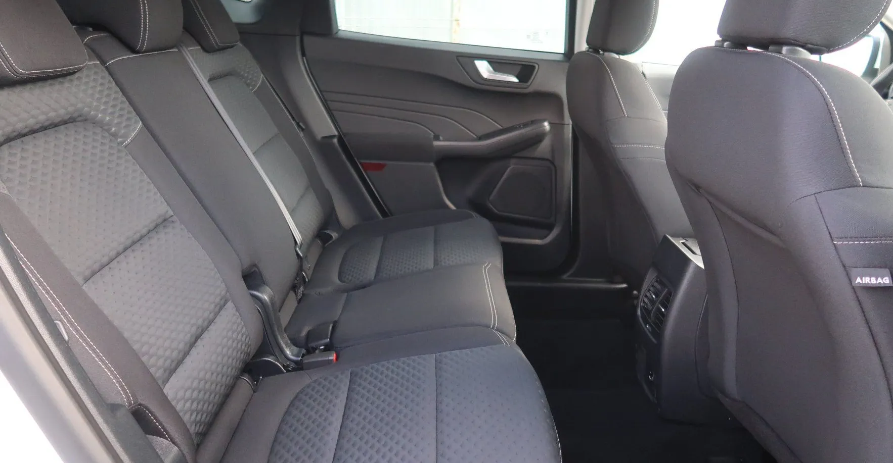 Zunanja slika - Ford Kuga - Business 1.5 EcoBlue 88kW Auto S S - 15