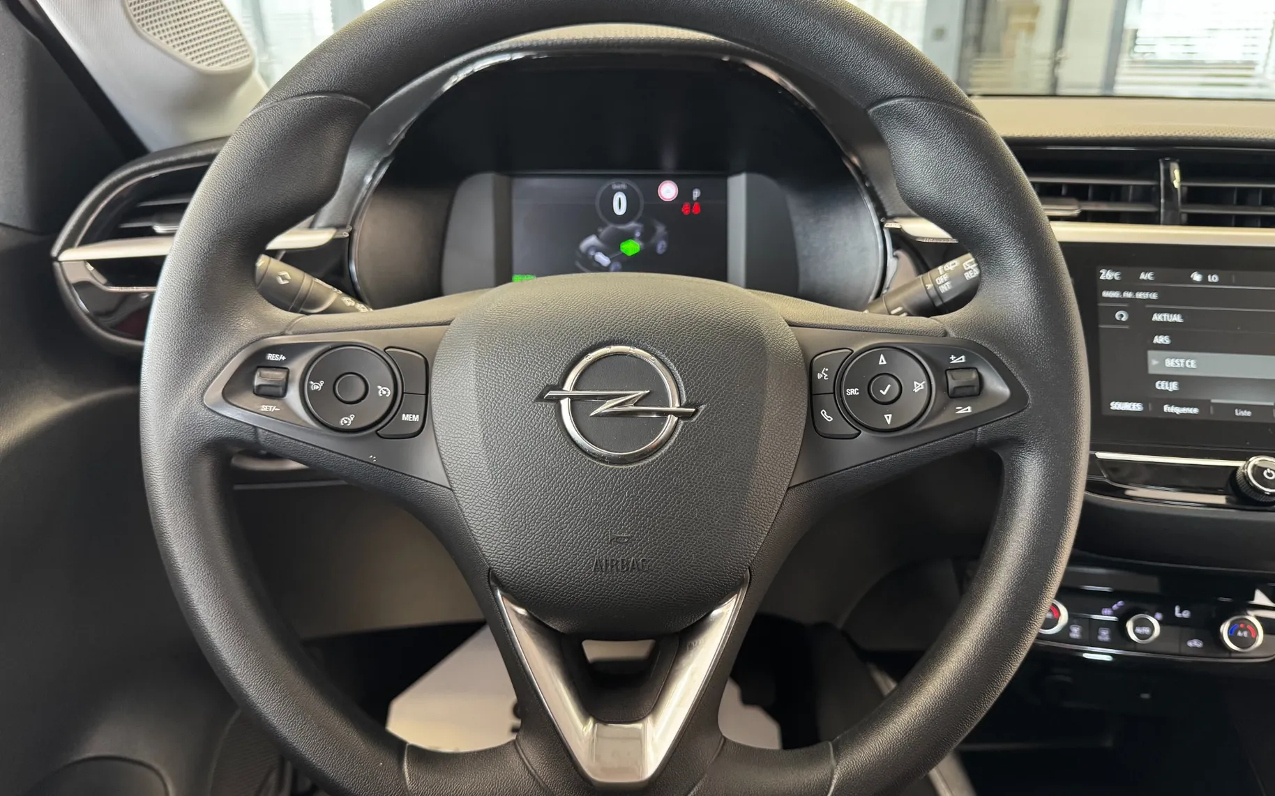 Zunanja slika - Opel Corsa-e - CORSA E 136 EDITION - 12