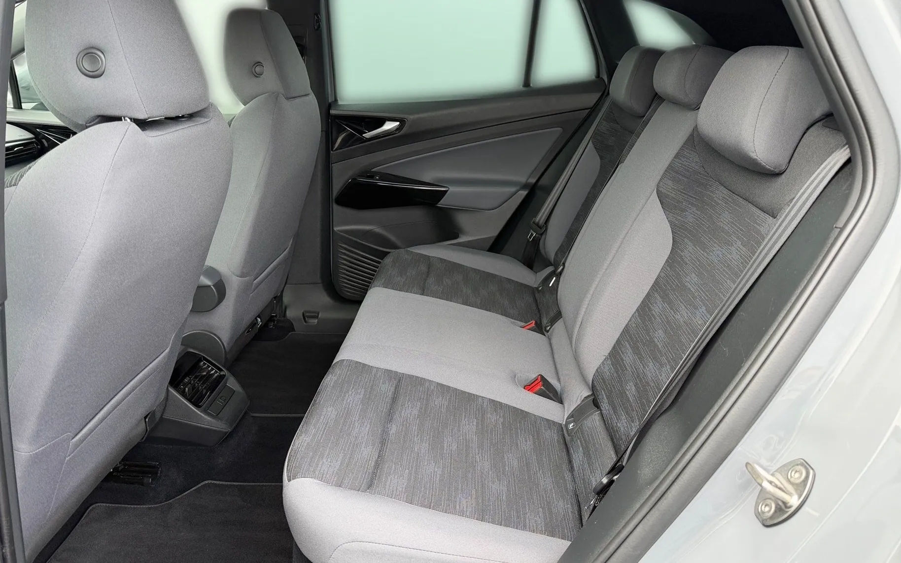 Notranja slika - Volkswagen ID.4 - Pure Performance  52 kWh -PDC-Navigacija-AppConn.. - 11