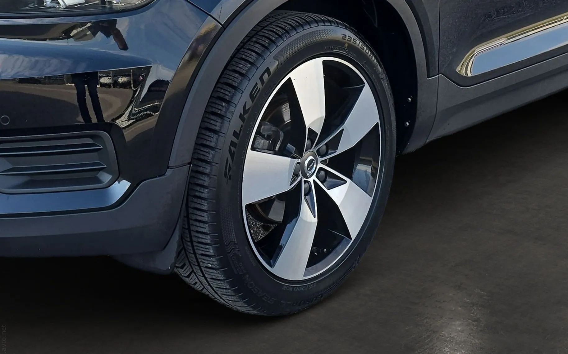 Notranja slika - Volvo XC40 - D3 Momentum Pro Avt. - LED.kamera.asistence.navi - 9