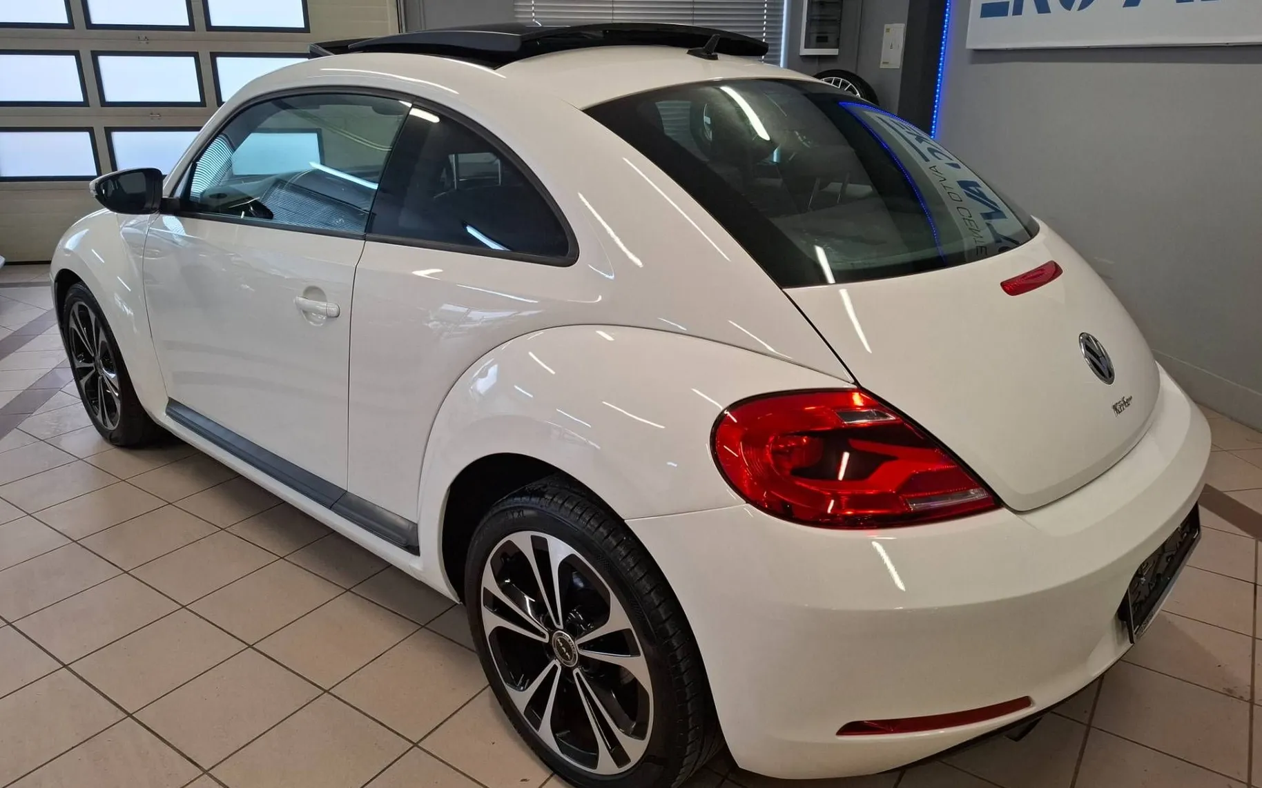 Zunanja slika - Volkswagen Beetle - 1.2 TSI Design PANORAMA-GRETJE SEDEŽEV-ALU-TEMP... - 3