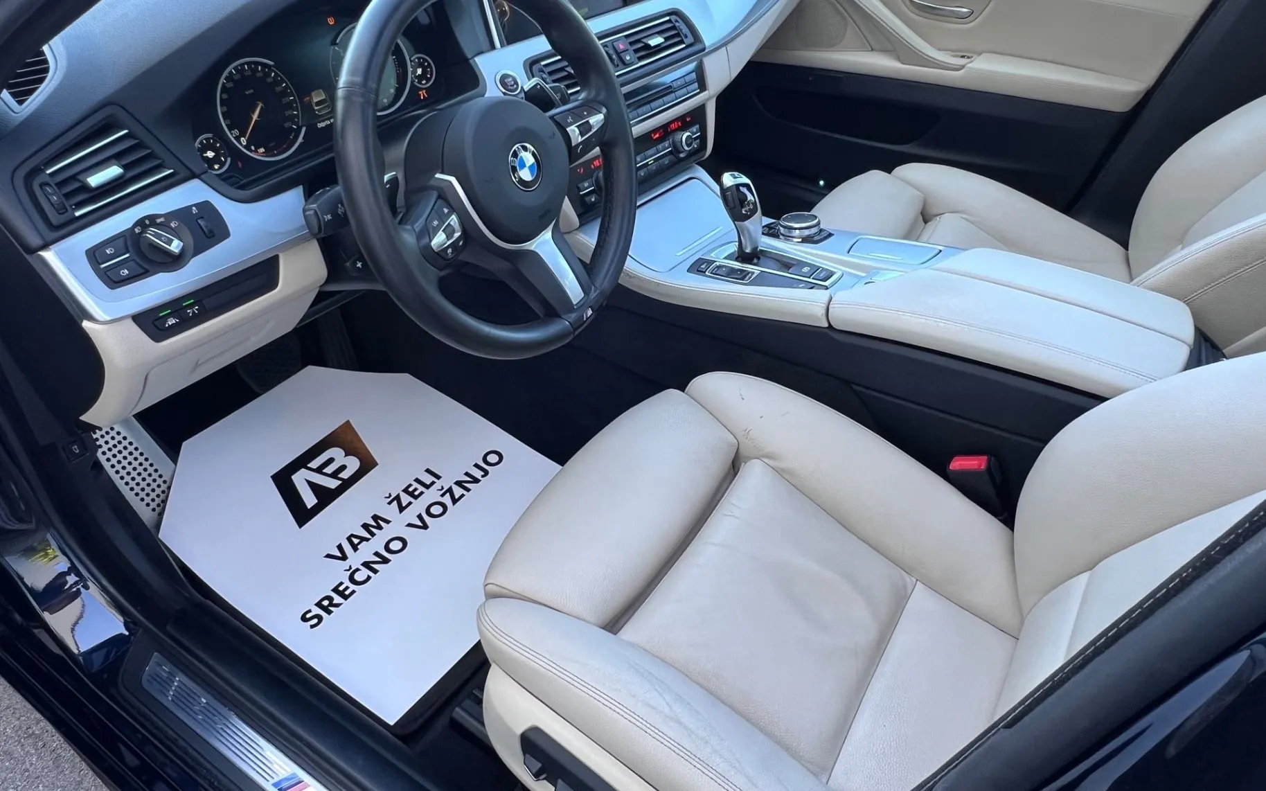 Notranja slika - BMW serija 5 Touring: - 520d+M OPTIC+LED+19col+VIRTUAL+F1+MEMORY... - 10