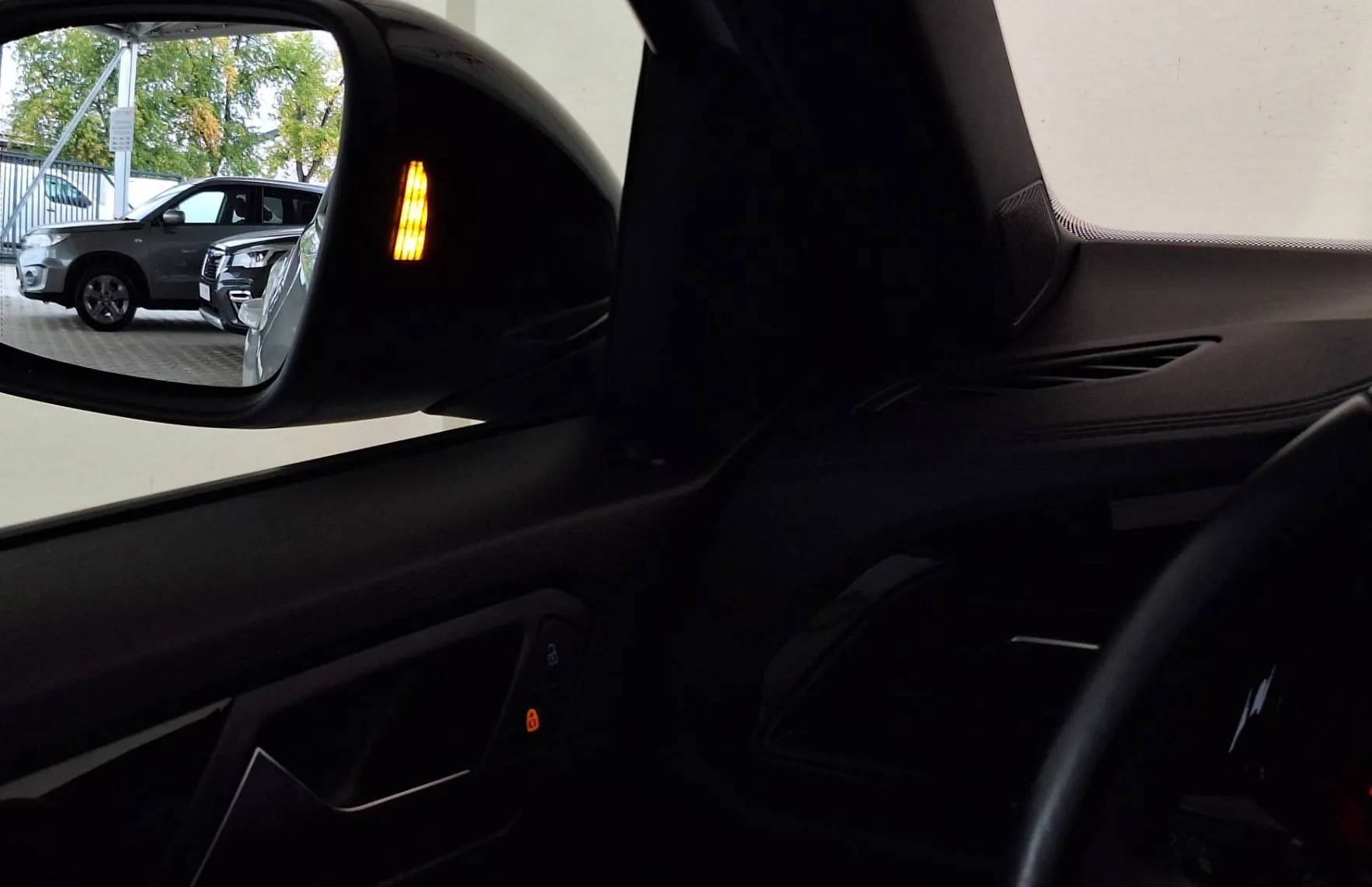 Zunanja slika - Volkswagen T-Roc - 1.5 TSI Sport DSG•PANO•MRTVI KOTI•KEYLESS•ACC• - 16
