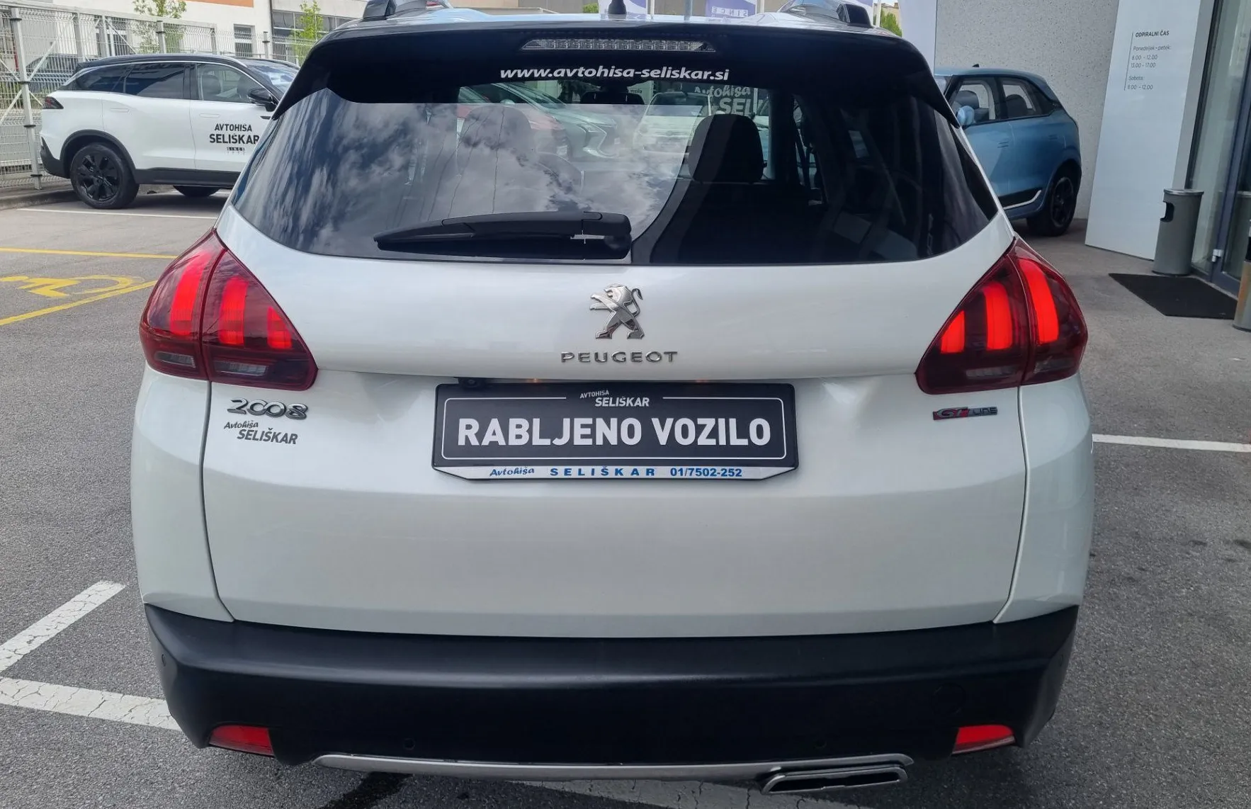 Zunanja slika - Peugeot 2008 - 1.2PT 110 GT Line AVTOMATIK + POTRJENA SERVISNA - 7