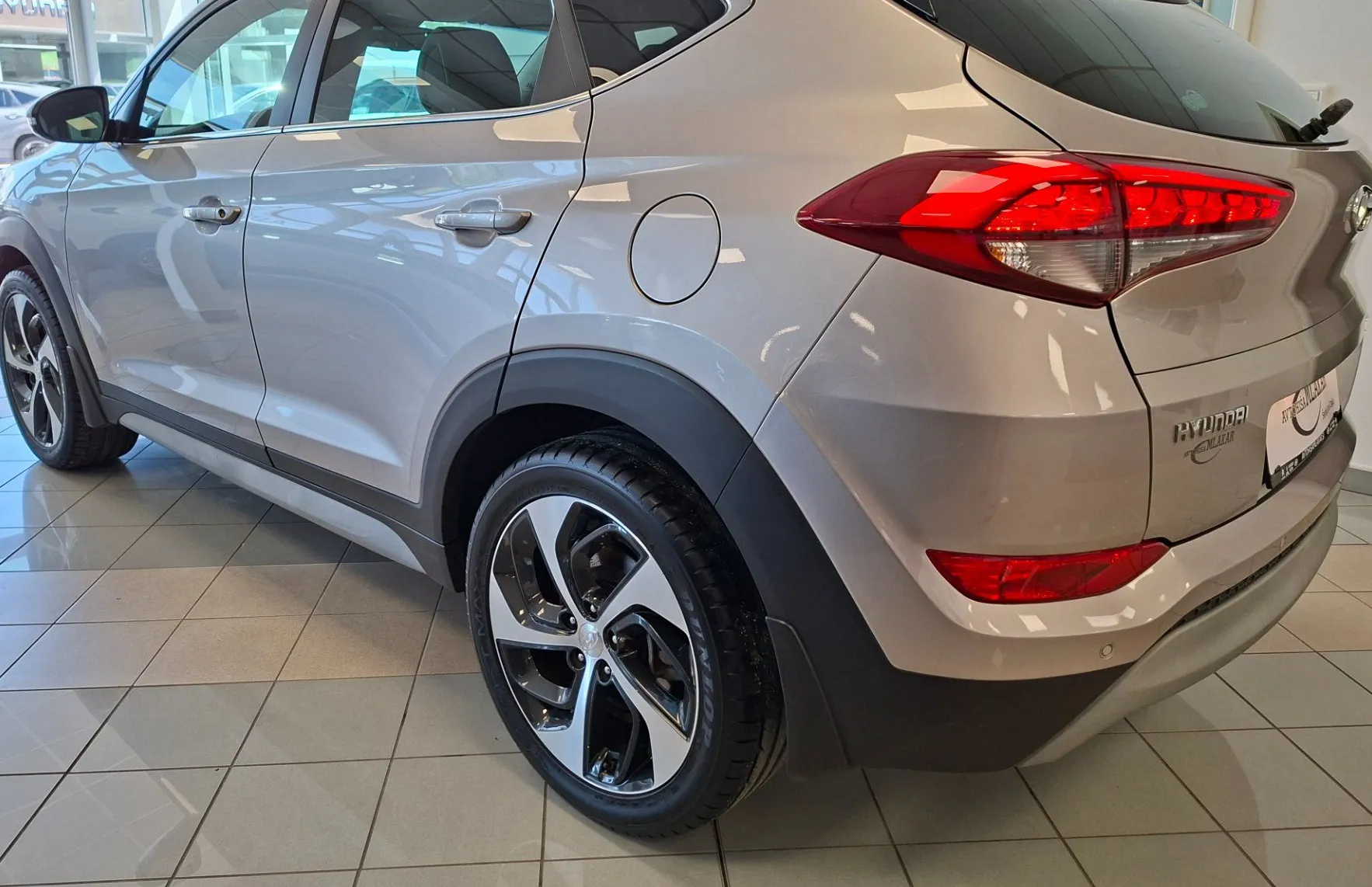 Zunanja slika - Hyundai Tucson - 4WD 1.6 T-GDI Impression-1.LAST.-SLO-LED-NAVI-KAME - 3