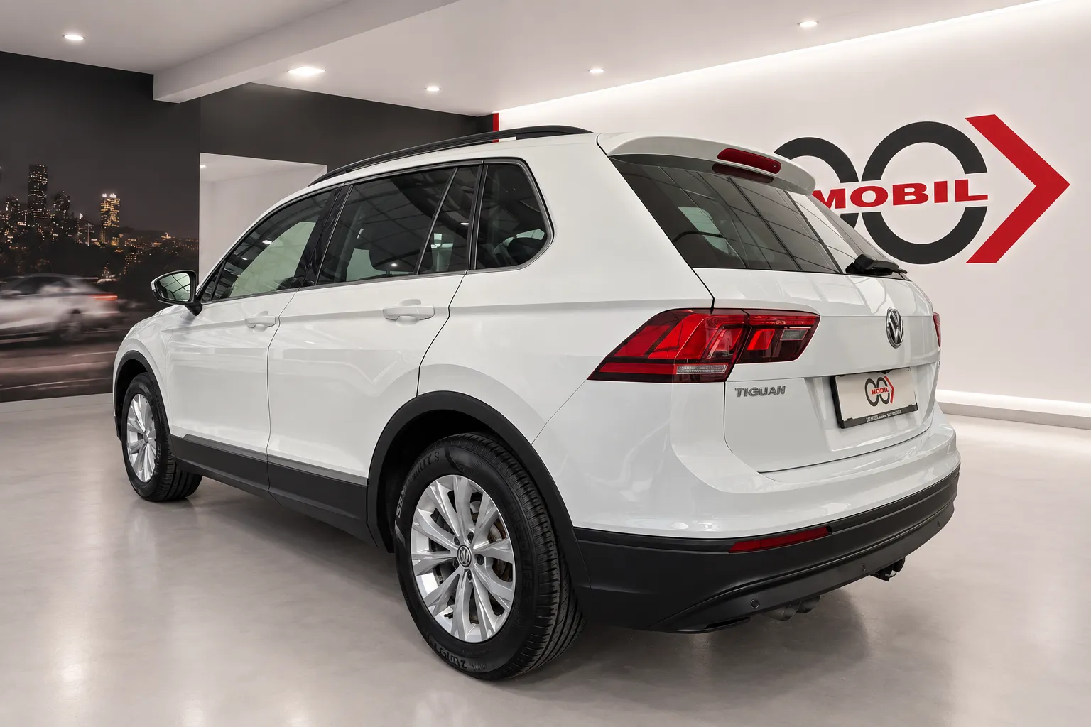 Notranja slika - Volkswagen Tiguan - 2.0 TDI BMT Comfortline - FULL LED.navi.kamera.ACC - 7