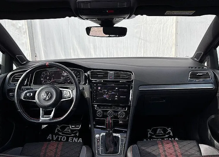 Zunanja slika - VW Golf - 2.0 GTI TCR - AKRAPOVIČ - PANORAMA - ALCANTARA - 11