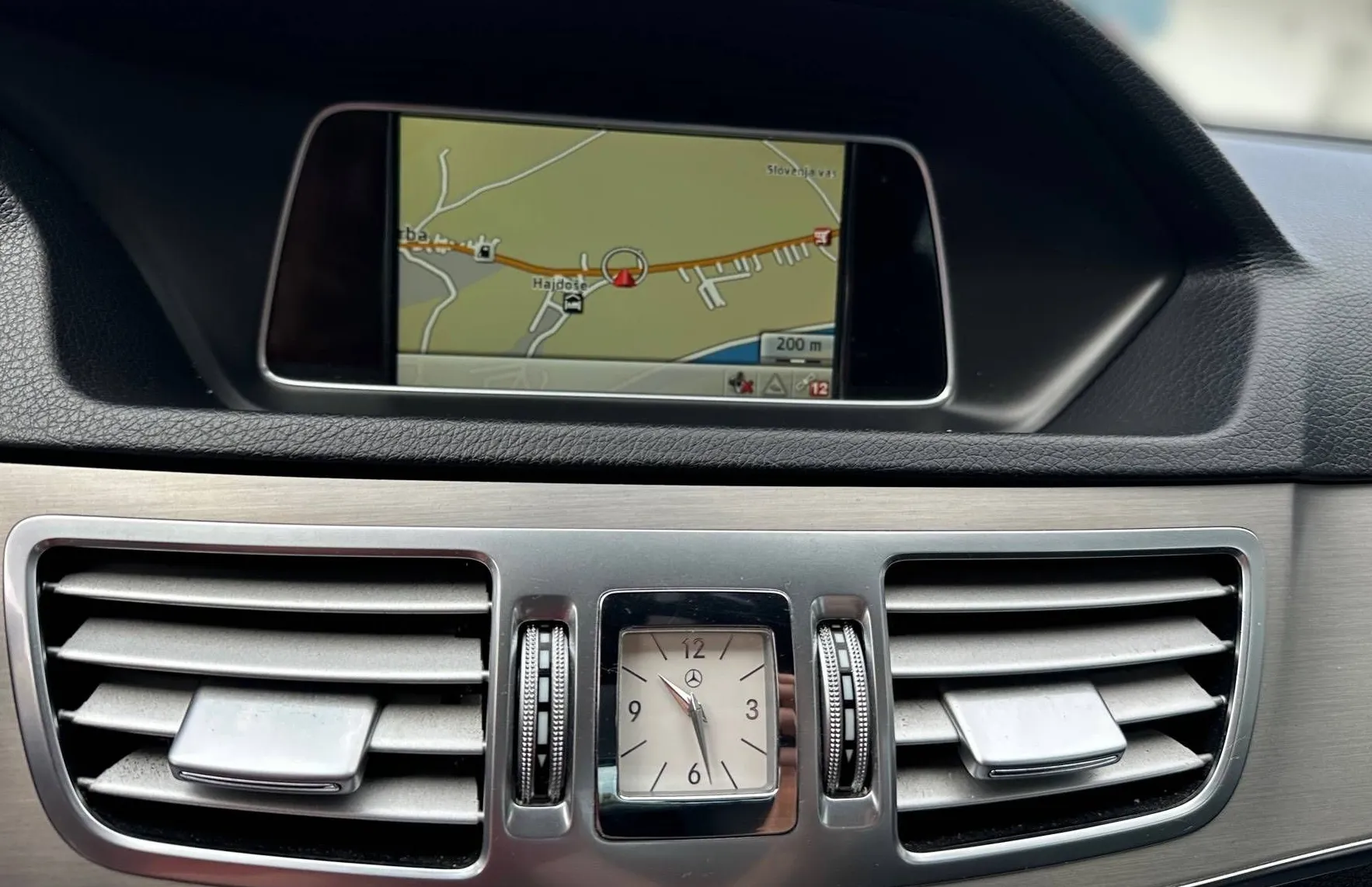 Zunanja slika - Mercedes-Benz E-Razred - 300 BLUETEC HYBRID LED NAVI PDC KAMERA TEM TOP - 15