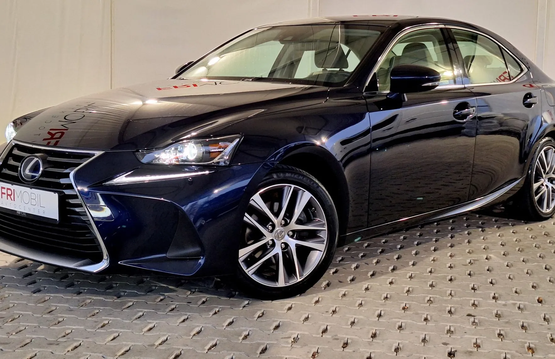 Zunanja slika - Lexus IS - 300h Base - 1