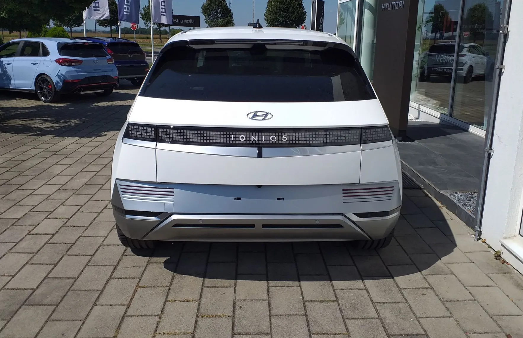 Zunanja slika - Hyundai Ioniq 5 - 168kW PREMIUM 84kWh .VOZILA V PRIHODU - 5