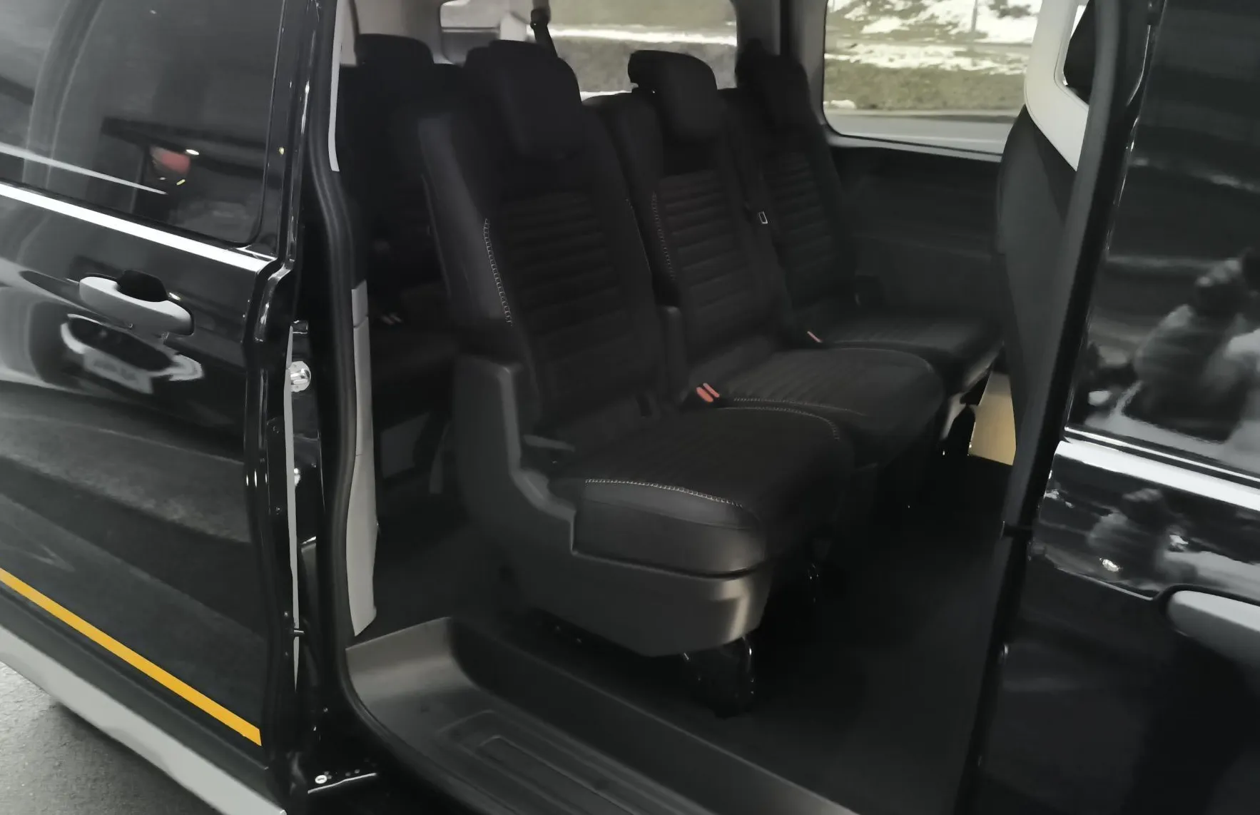 Zunanja slika - Ford E-Transit Custom - Transit Custom KOMBI TRAIL 2.0 TDCi 150 KM M6 L2H1-8.SED.- ZALOGA - 15
