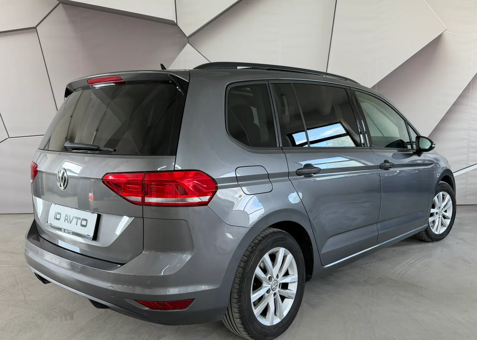 Zunanja slika - VW Touran - 2,0 TDI BMT Highline - 2