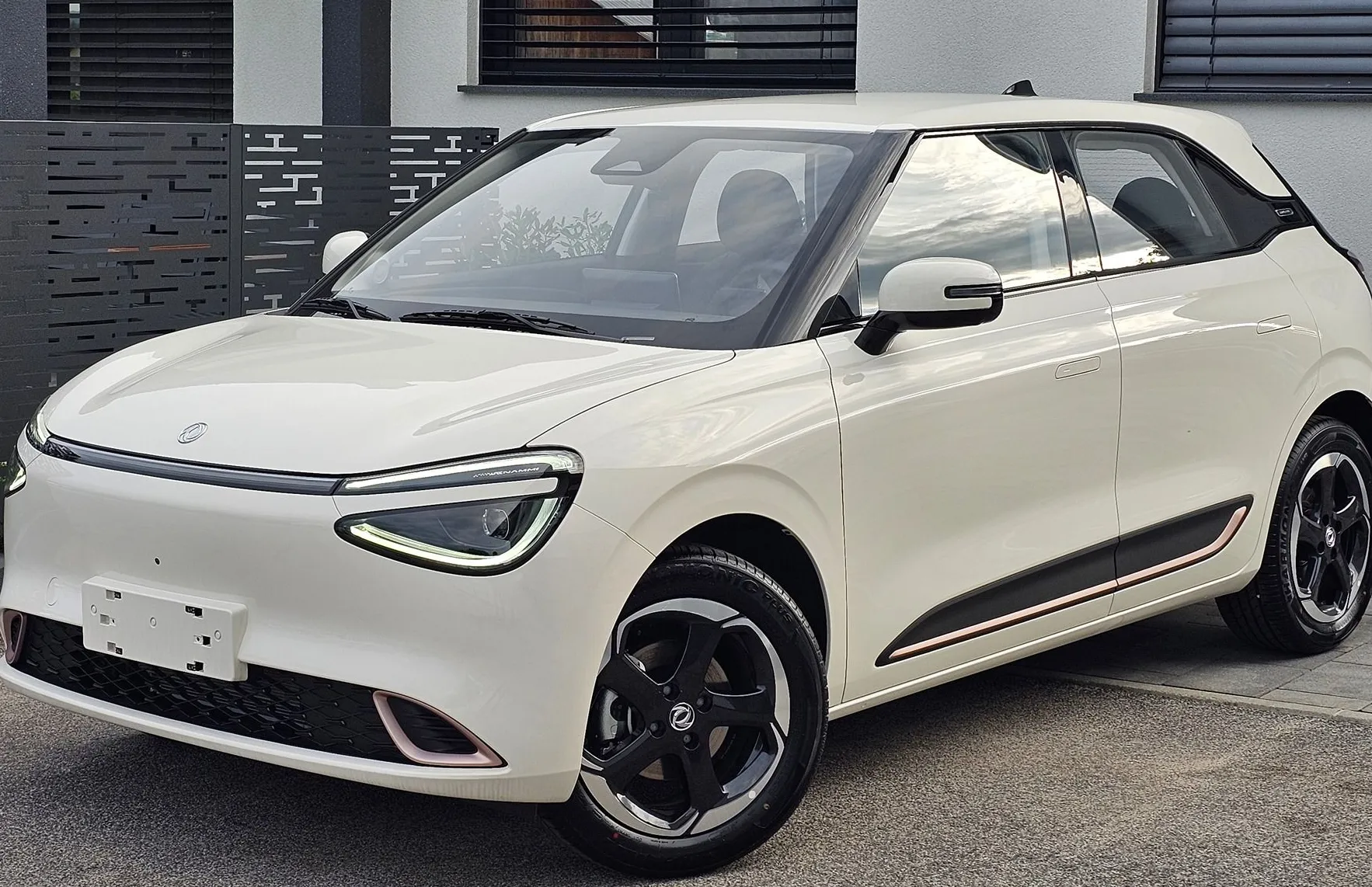 Zunanja slika - Dongfeng Box - E3 42.3 kWh 70 kW- 360KAM-LED- - 1