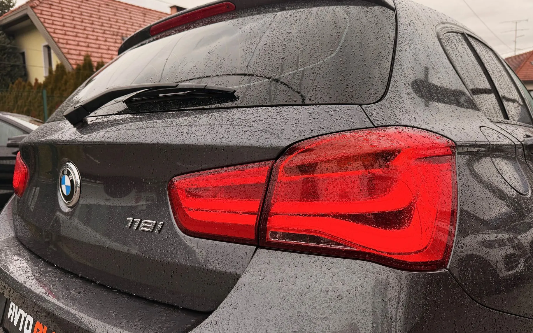 Zunanja slika - BMW Serija 1 - : 118i M Sport Shadow 1.LASTNIK FULL LED ALU17 - 12