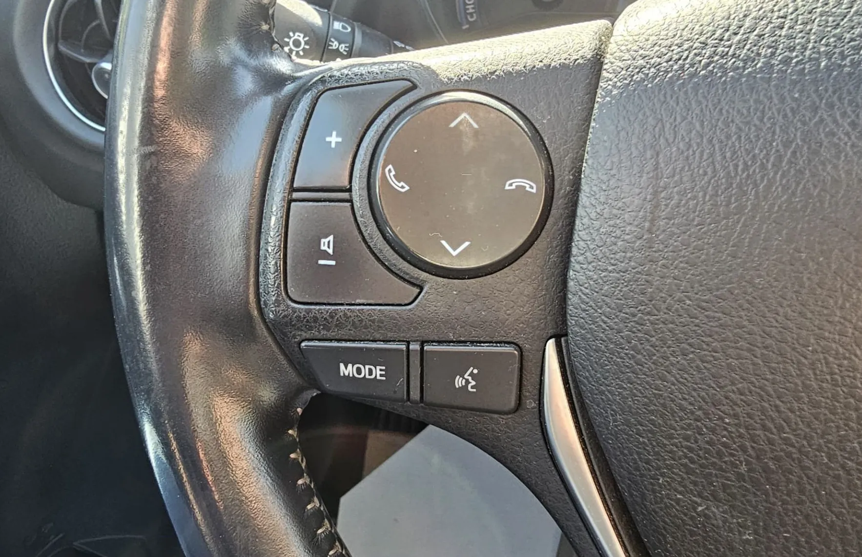 Zunanja slika - Toyota Auris - 1.8 VVT-i Luna Hibrid|navi|LED|gretje sed|kamera - 13
