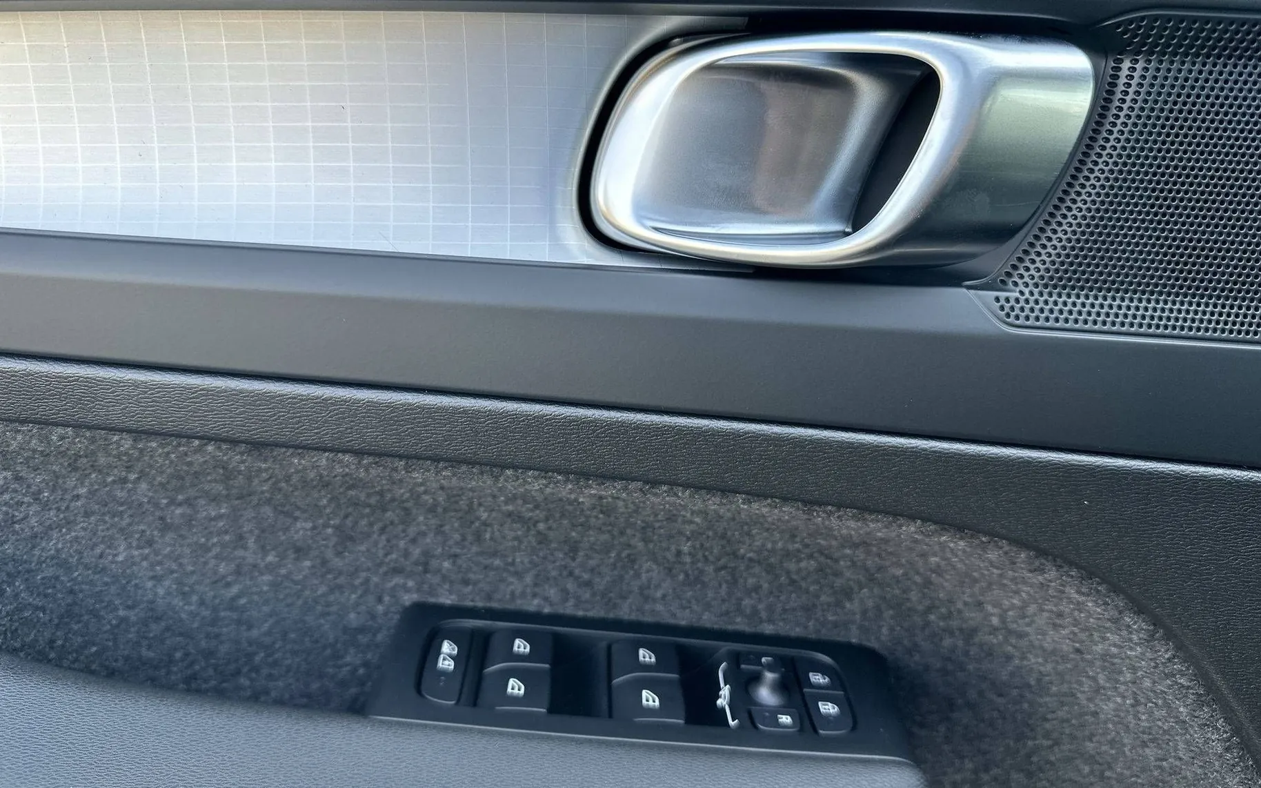 Notranja slika - Volvo XC40 - B3 P Core AT DCT 3 leta garancije + 3 servisi... - 13