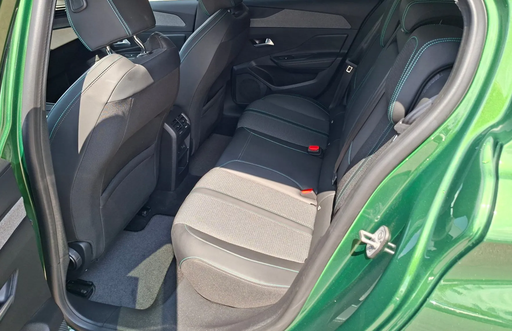 Zunanja slika - Peugeot 308 - 1.5 BlueHDi 130 STT Allure Avt. + 4X KAMERA - 8