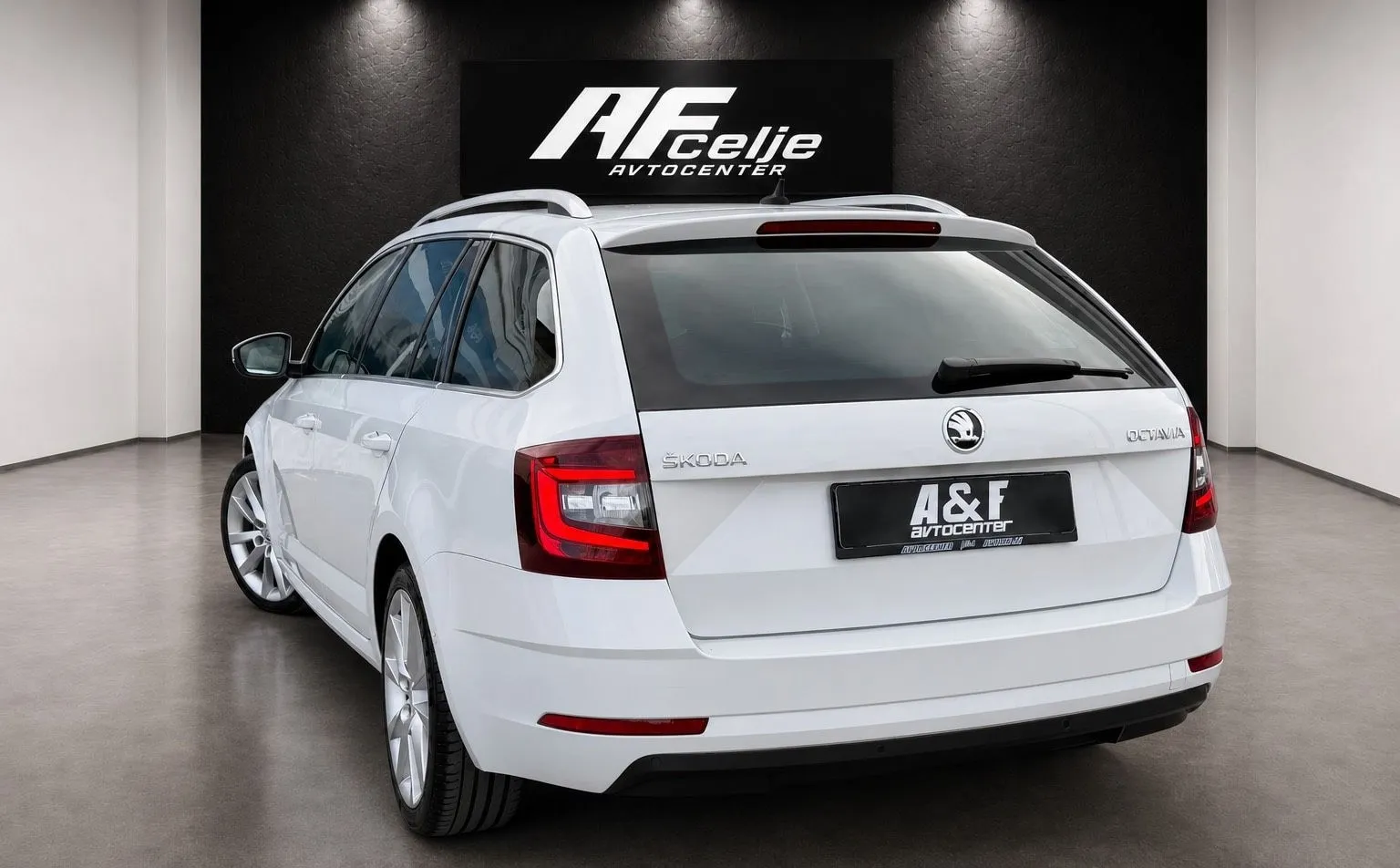 Notranja slika - Škoda Octavia - 1.6 TDI-DSG-XENON+LED-LIZING ZA TUJCE-186.000km-.. - 7