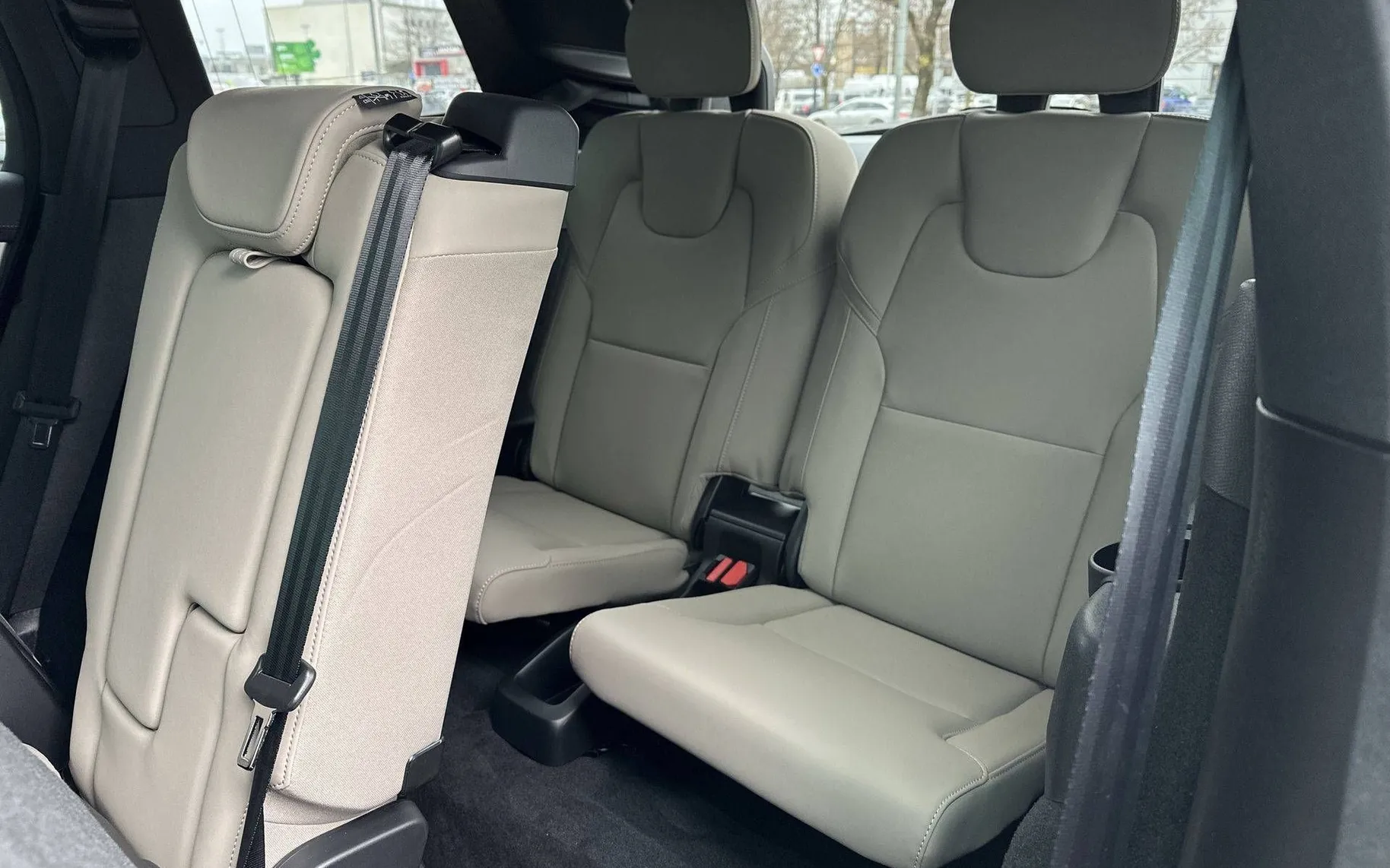 Notranja slika - Volvo XC90 - B5 P Core Bright 7s AT AWD 3 leta gar. + 3 serv - 12