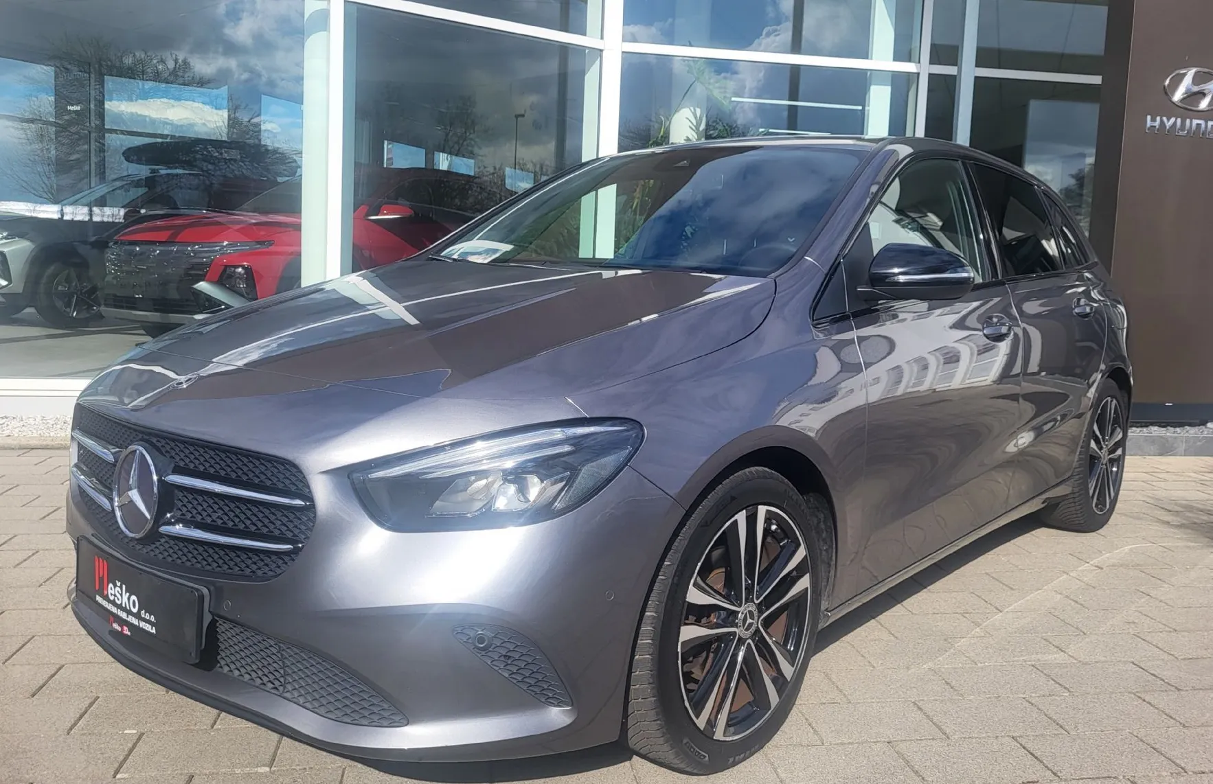 Zunanja slika - Mercedes-Benz B-Razred - B 180 d DTC Progressive navi-alu-pdc-acc-temp-serv - 1