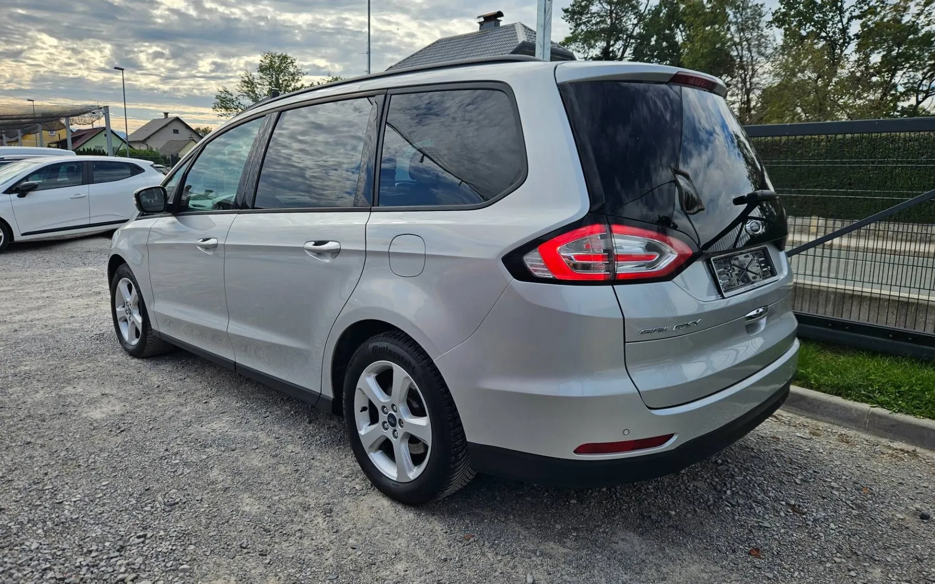 Zunanja slika - Ford Galaxy - 2.0 TDCi Titanium AVT.  NAVI 7 SEDEŽEV - 4