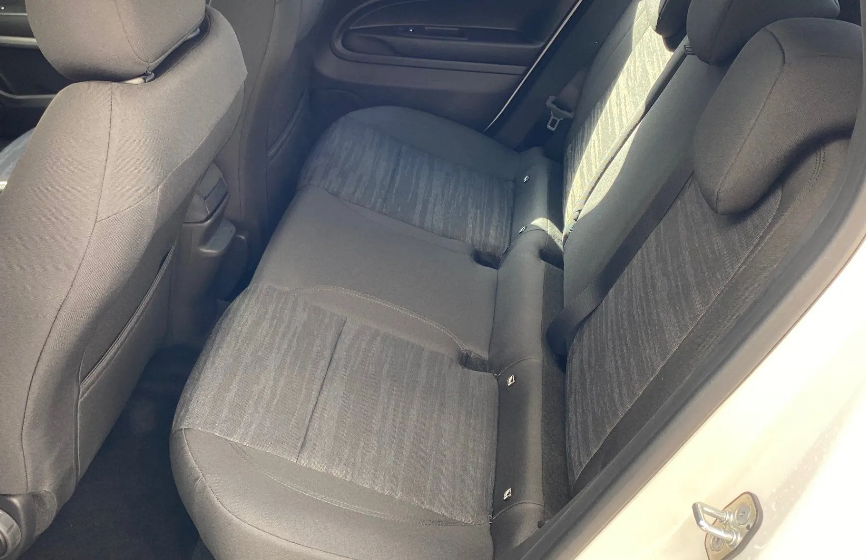 Zunanja slika - Jeep Avenger - 1.2 GSE T3 Longitude - 7