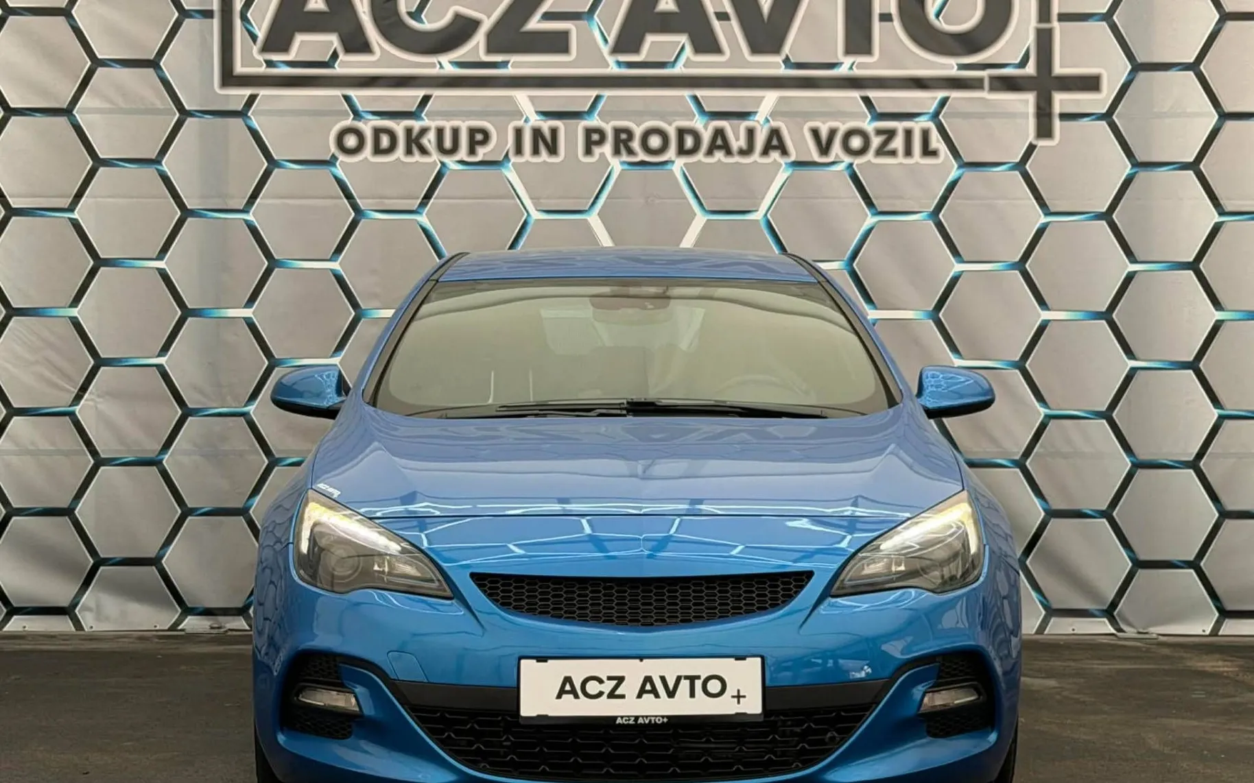 Zunanja slika - Opel Astra - 2.0 TURBO•OPC•GTC•LED•RECARO•INFINITY•PDC•ODLIČE - 2