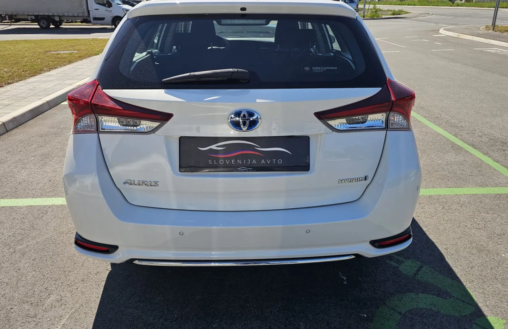 Zunanja slika - Toyota Auris - 1.8 VVT-i Luna Hibrid|navi|LED|gretje sed|kamera - 5