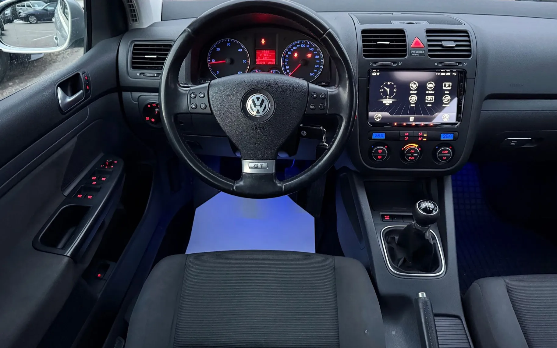 Zunanja slika - Volkswagen Golf - V 1.9 TDI SLO.VOZILO MULTIMEDIJA TEMPOMAT ALU16 - 16