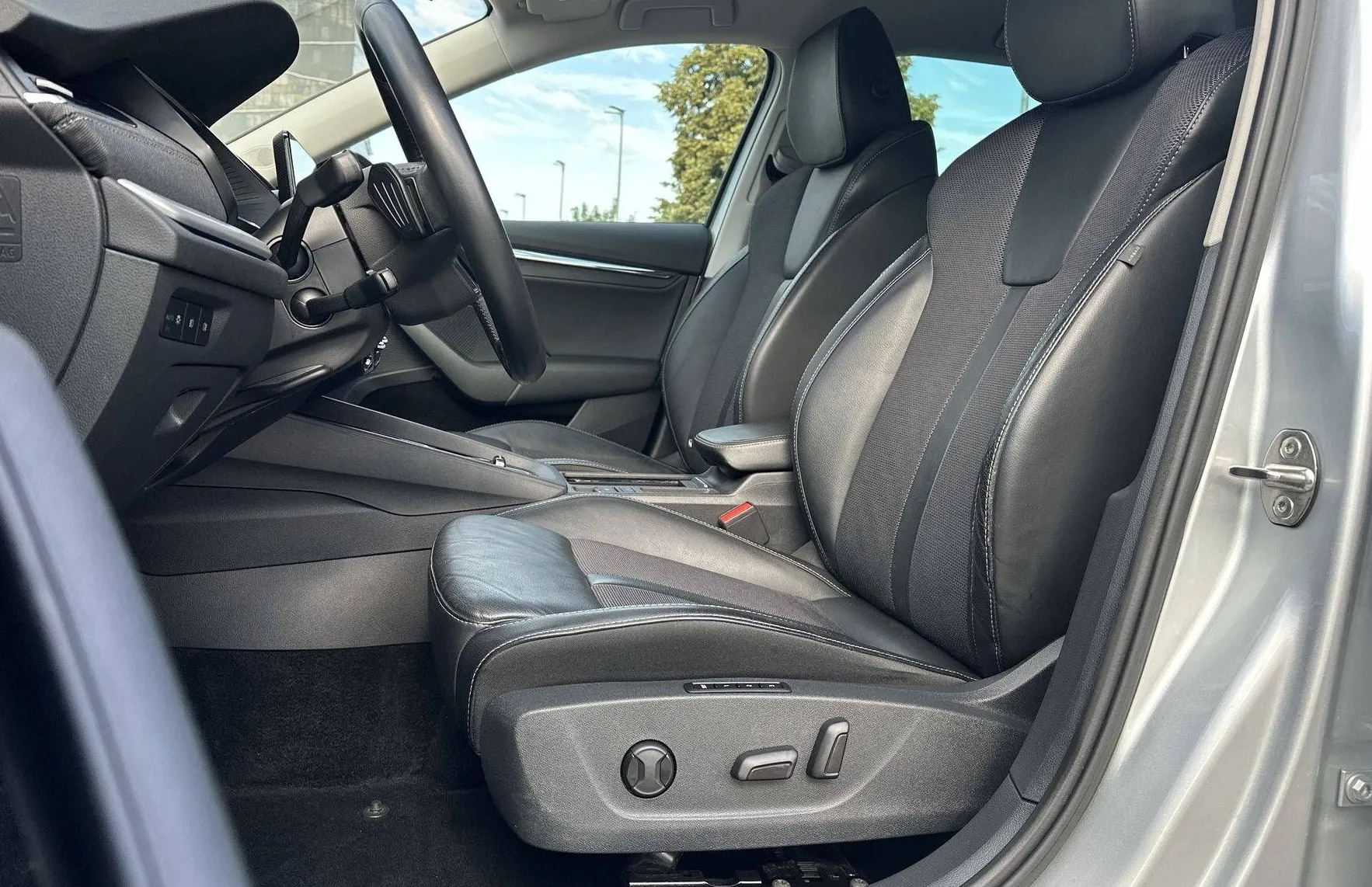 Zunanja slika - Škoda Octavia - Combi 2.0 TDI Style DSG - 10