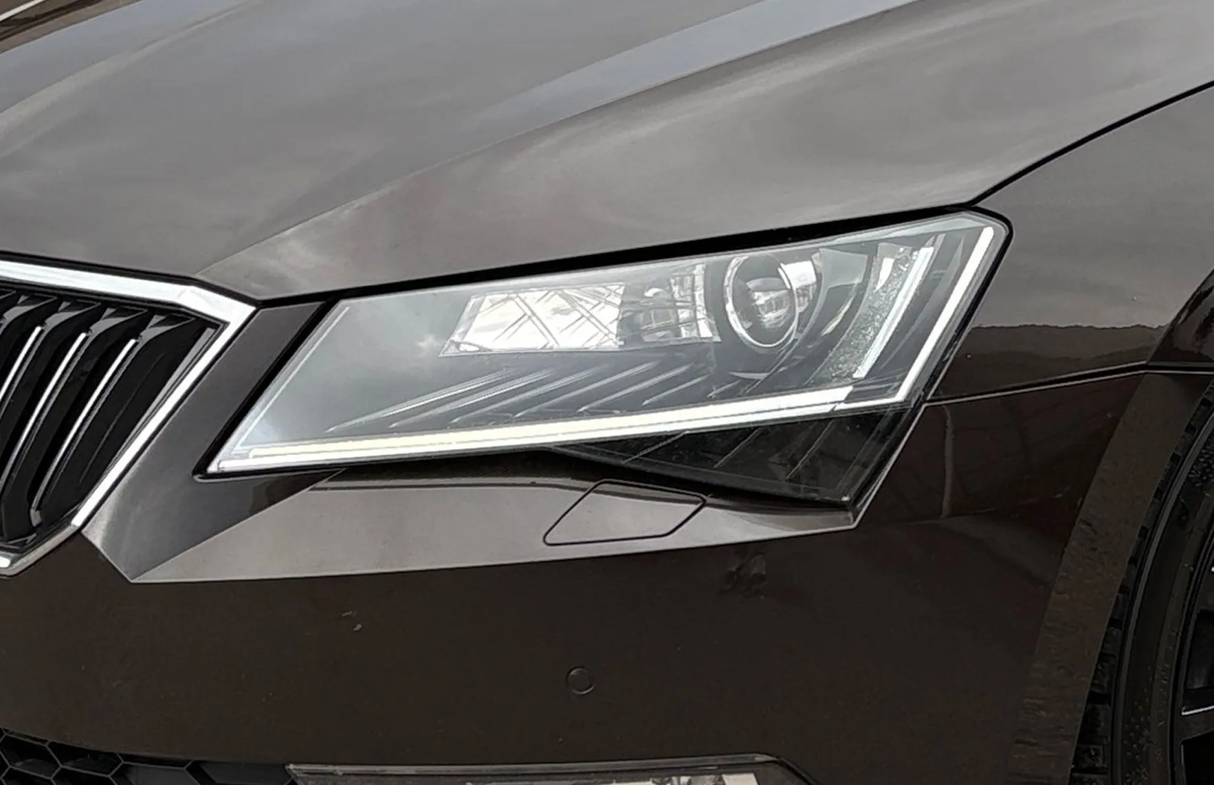 Zunanja slika - Škoda Superb - 2.0 TDI L K Combi DSG 4X4 ... - 5