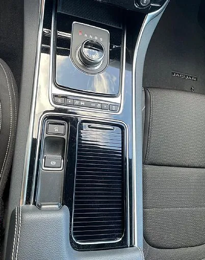 Zunanja slika - Jaguar XE - XE - 8