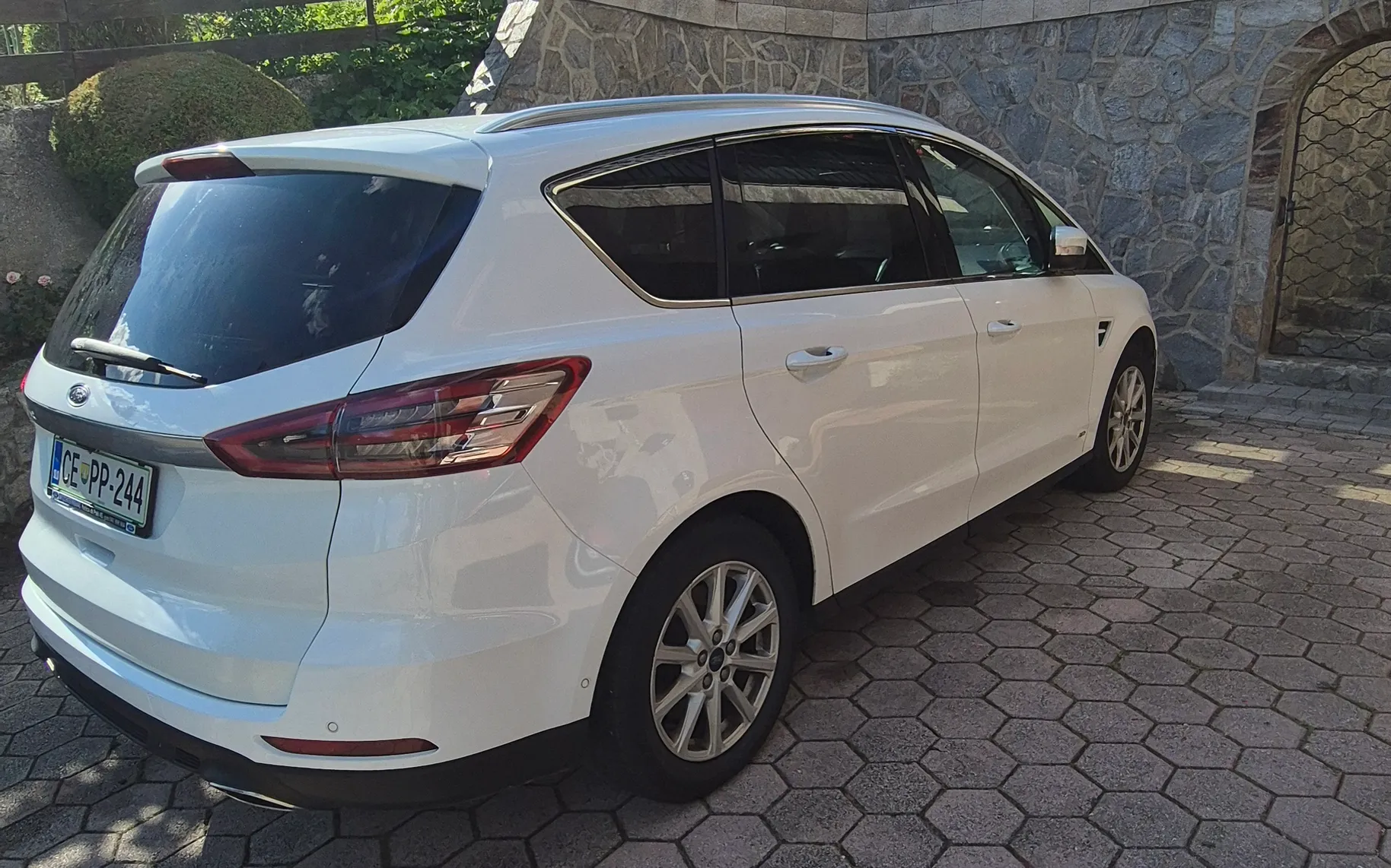Zunanja slika - Ford S-MAX - 4x4 2,0 TDCi Titanium Powershift - 3