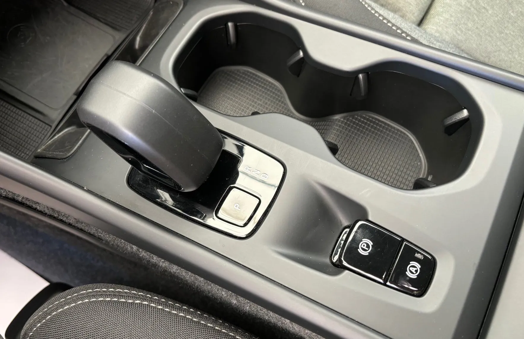 Zunanja slika - Volvo XC40 - B3P Nordic Core Avt. - 12