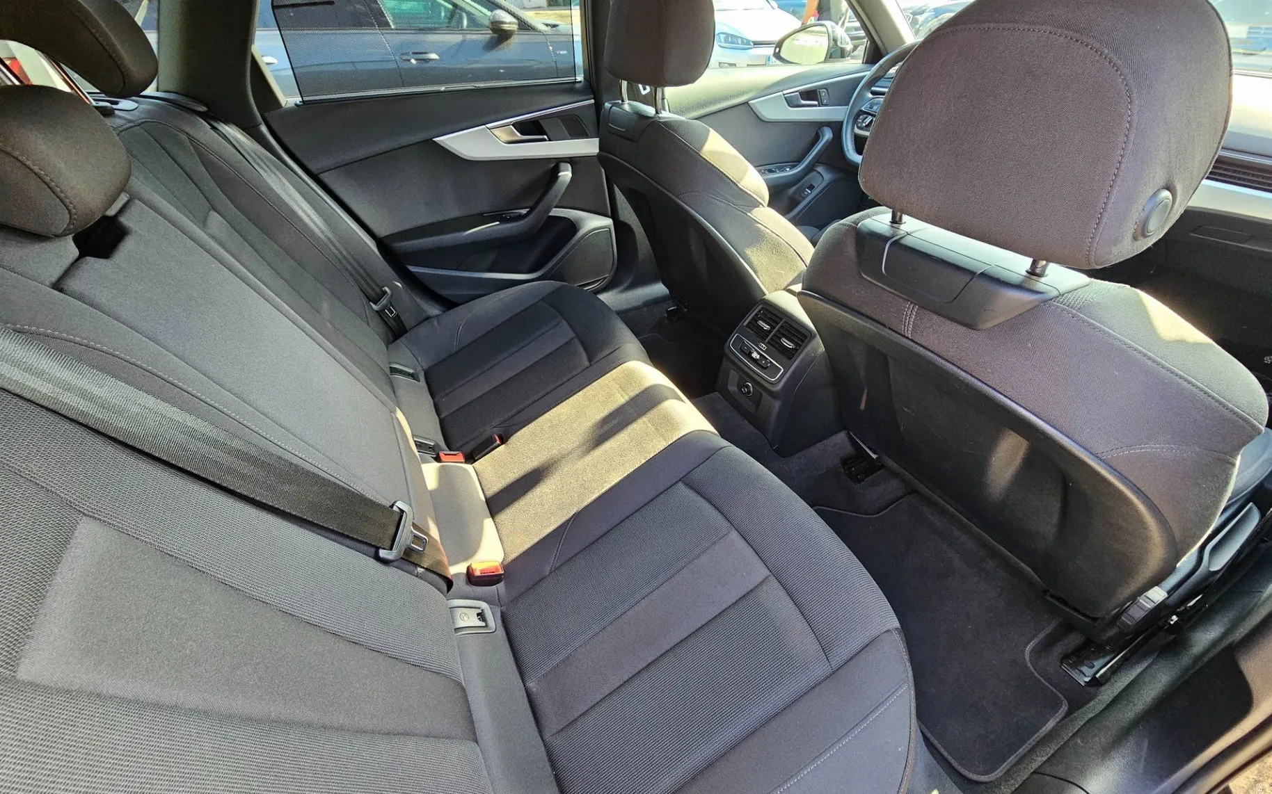 Notranja slika - Audi A4 Avant - TDI S-LINE |MATRIX|KAMERA|ALU19|GR-SED|KAMERA| - 11