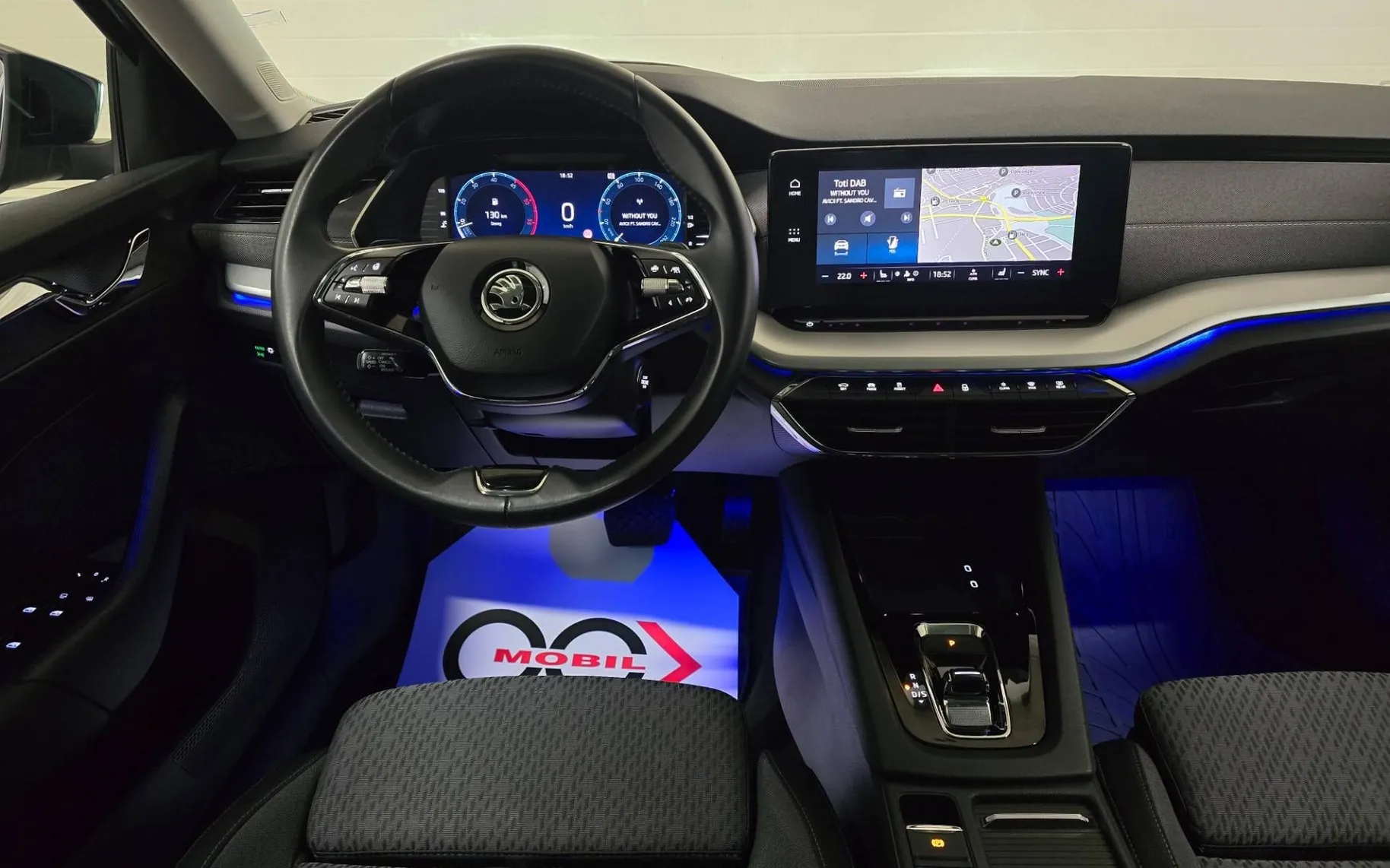 Notranja slika - Škoda Octavia - Combi 2.0 TDI Style DSG - Matrix.HUD.Webasto.asist - 11