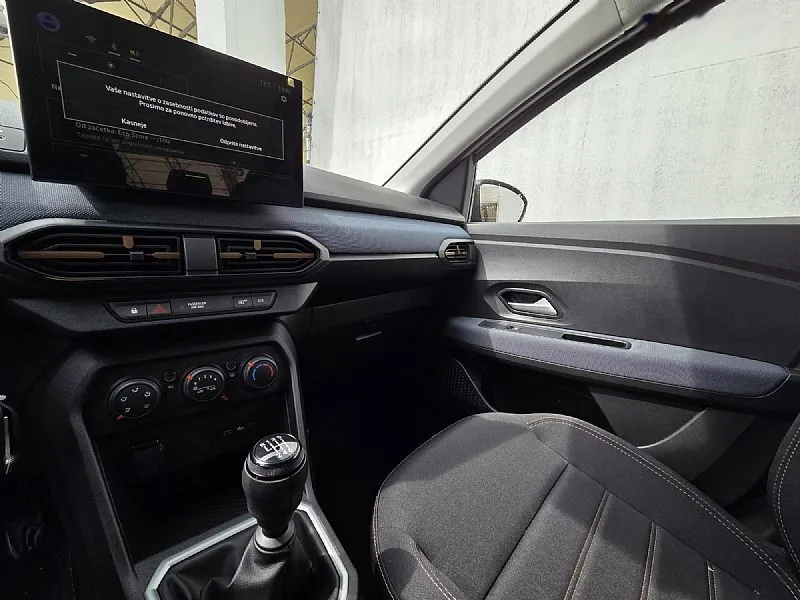 Zunanja slika - Dacia Sandero - Stepway Expression TCe110 + Paket Zima+Vinjeta - 11