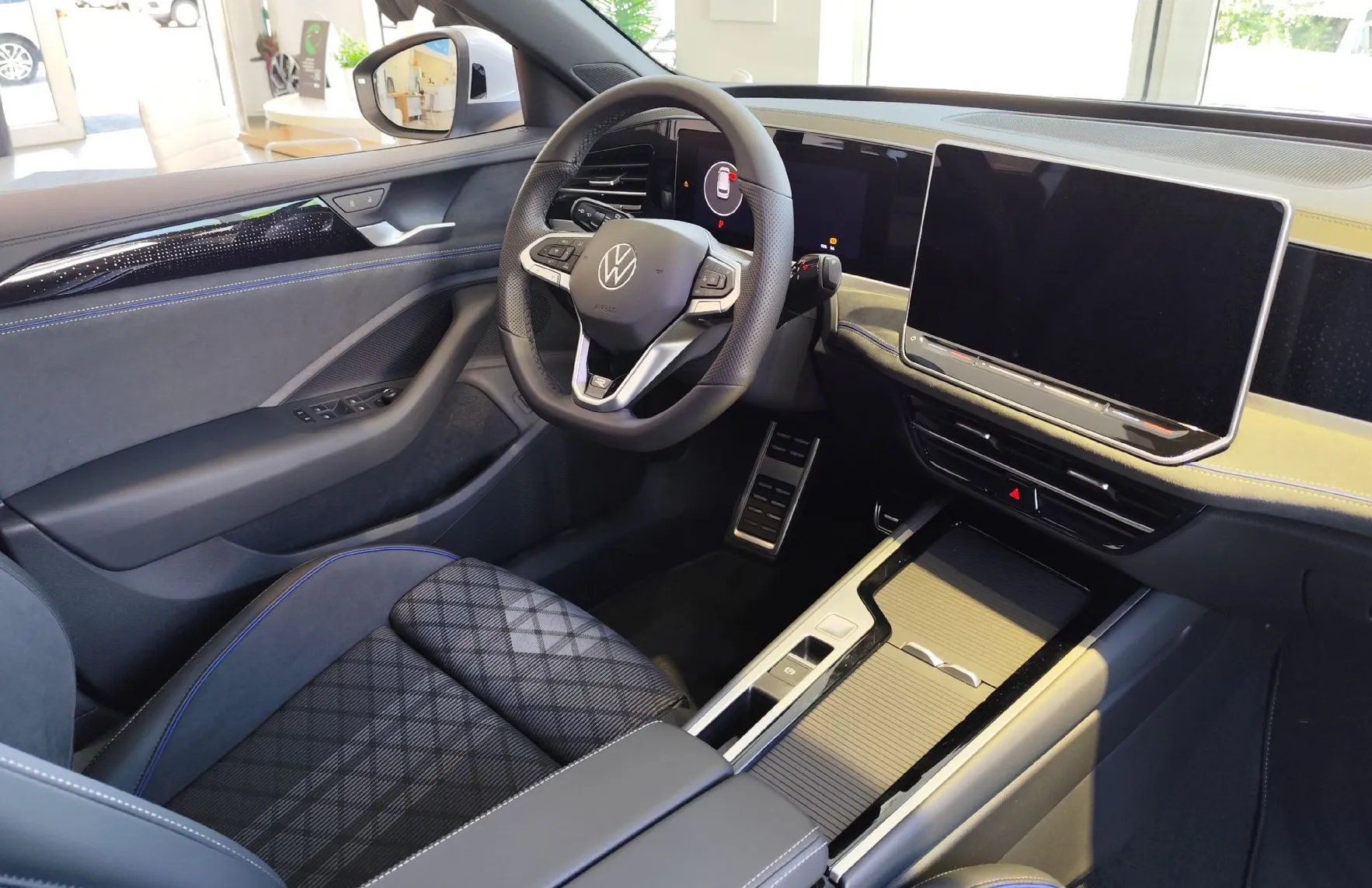 Zunanja slika - Volkswagen Passat - Variant 1.5 eTSI 4JOY DSG 110kW - 6